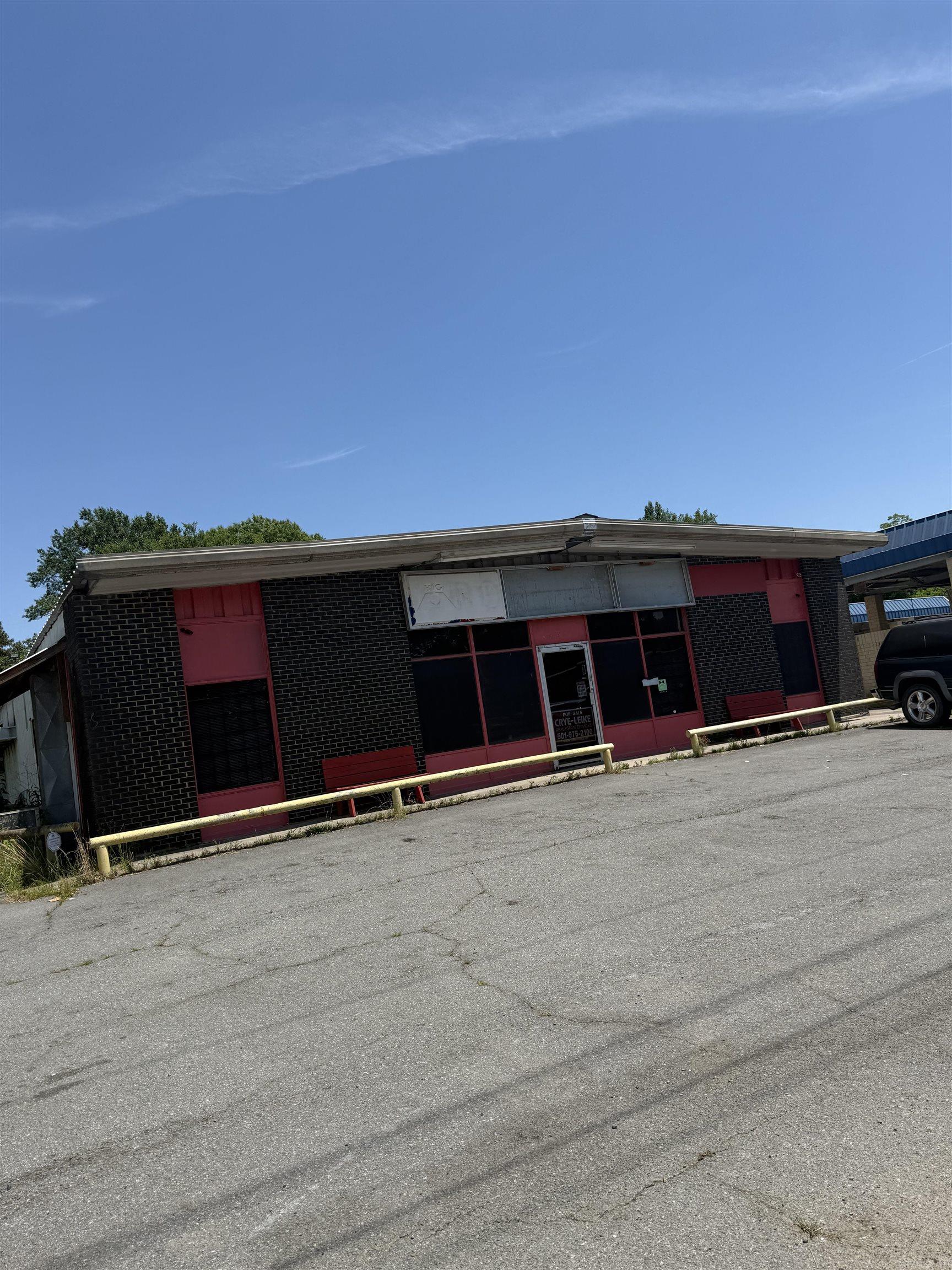Looking to start a new business? Right off a busy road heading to the main strip in Stuttgart Arkansas. Here is the perfect start up for you. Everything conveys that is in the photos, all in working order. Walking in is a dining area, with a restroom to your right. A wall dividing with a functional kitchen. Has an office space for some work and another restroom is located within the office space. In the back is the grand space to do all kinds of specular activities. You will see a bar and a space to have a DJ set up. It has everything in it for a restaurant but can be transformed to a retail store.