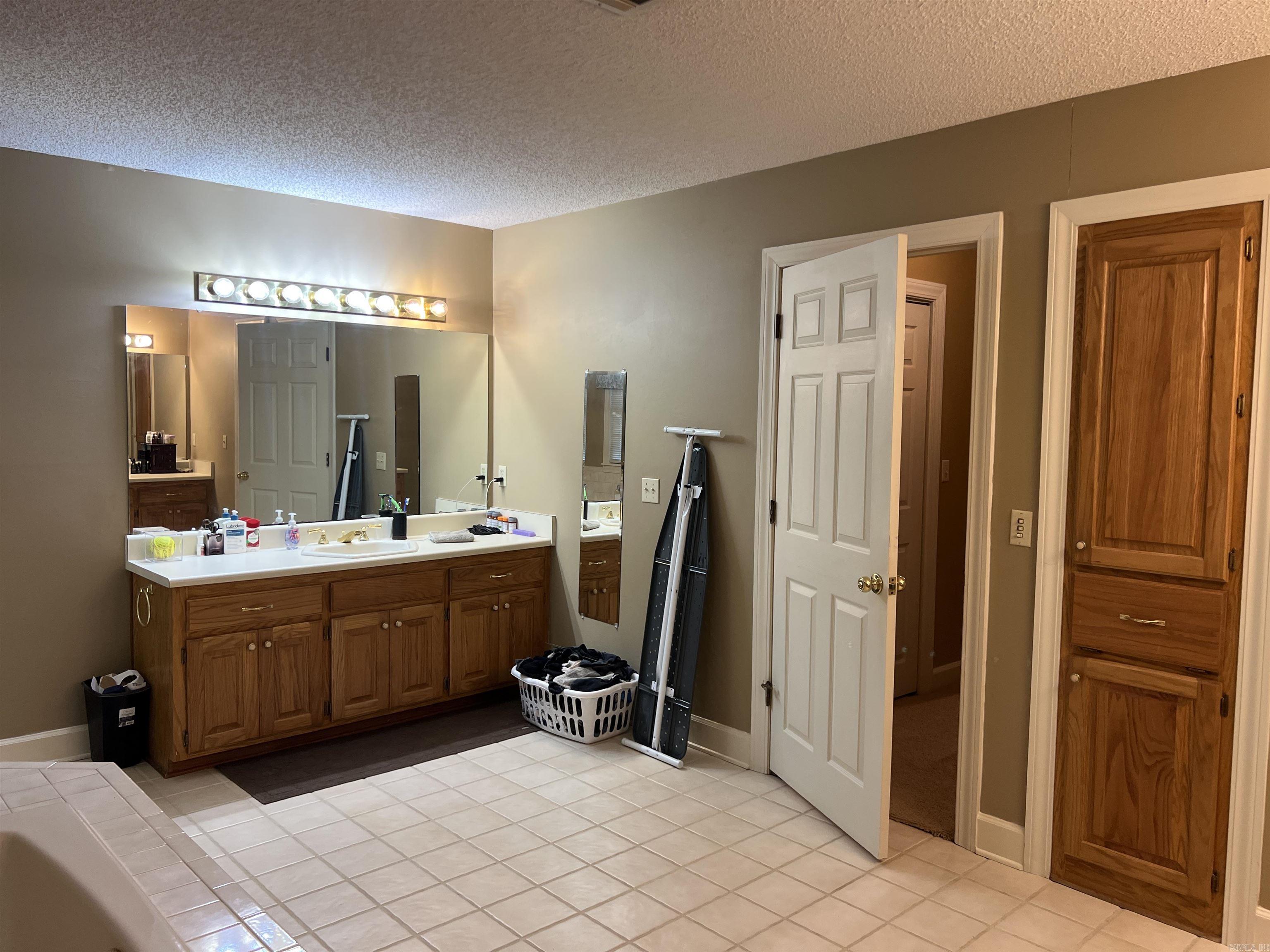 BOASTWOOD SOUTH - Residential