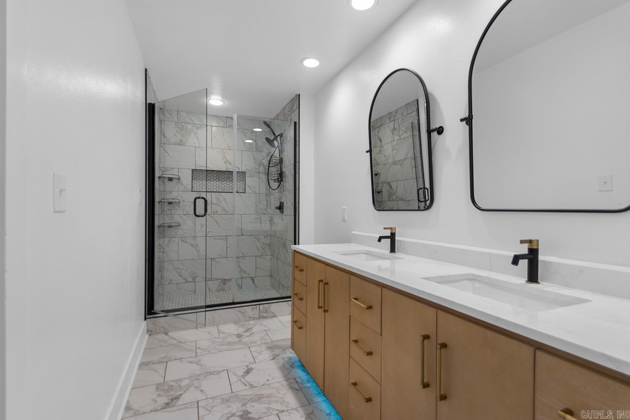 TUCKER CREEK - Residential