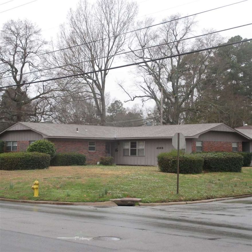 Nice, well maintained house. Covered patio, garage, wood burning heater, on a corner lot. This property will be available on an online auction, Buyer's Premium applies. (See Agents Remarks)