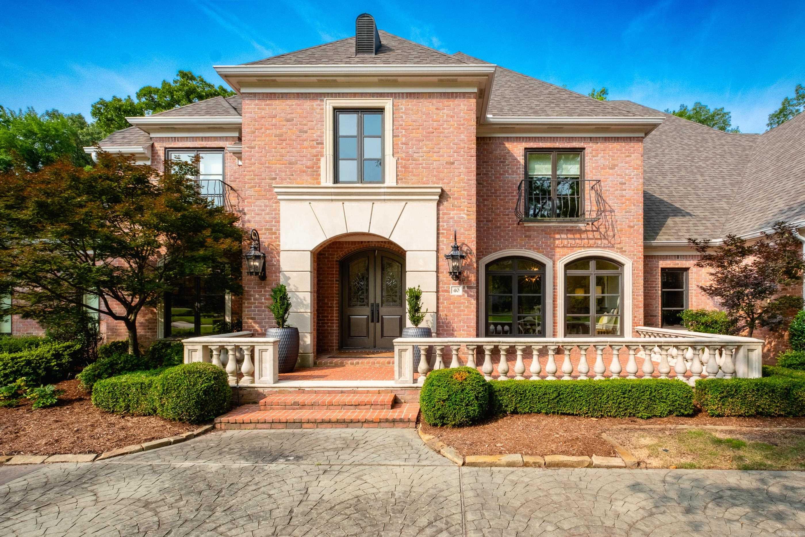 CHENAL VALLEY BRETAGNE CIRCLE - Residential