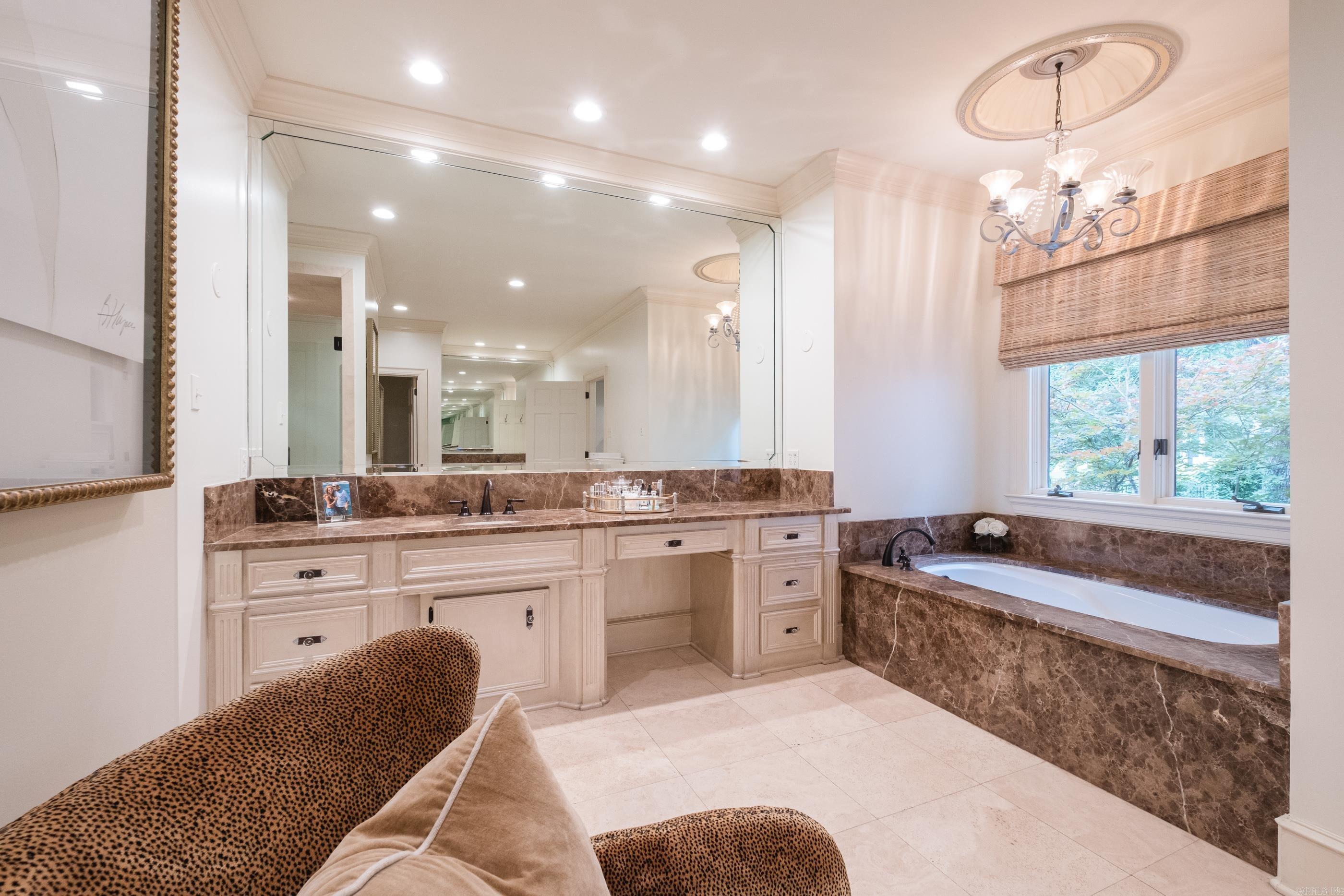 CHENAL VALLEY BRETAGNE CIRCLE - Residential