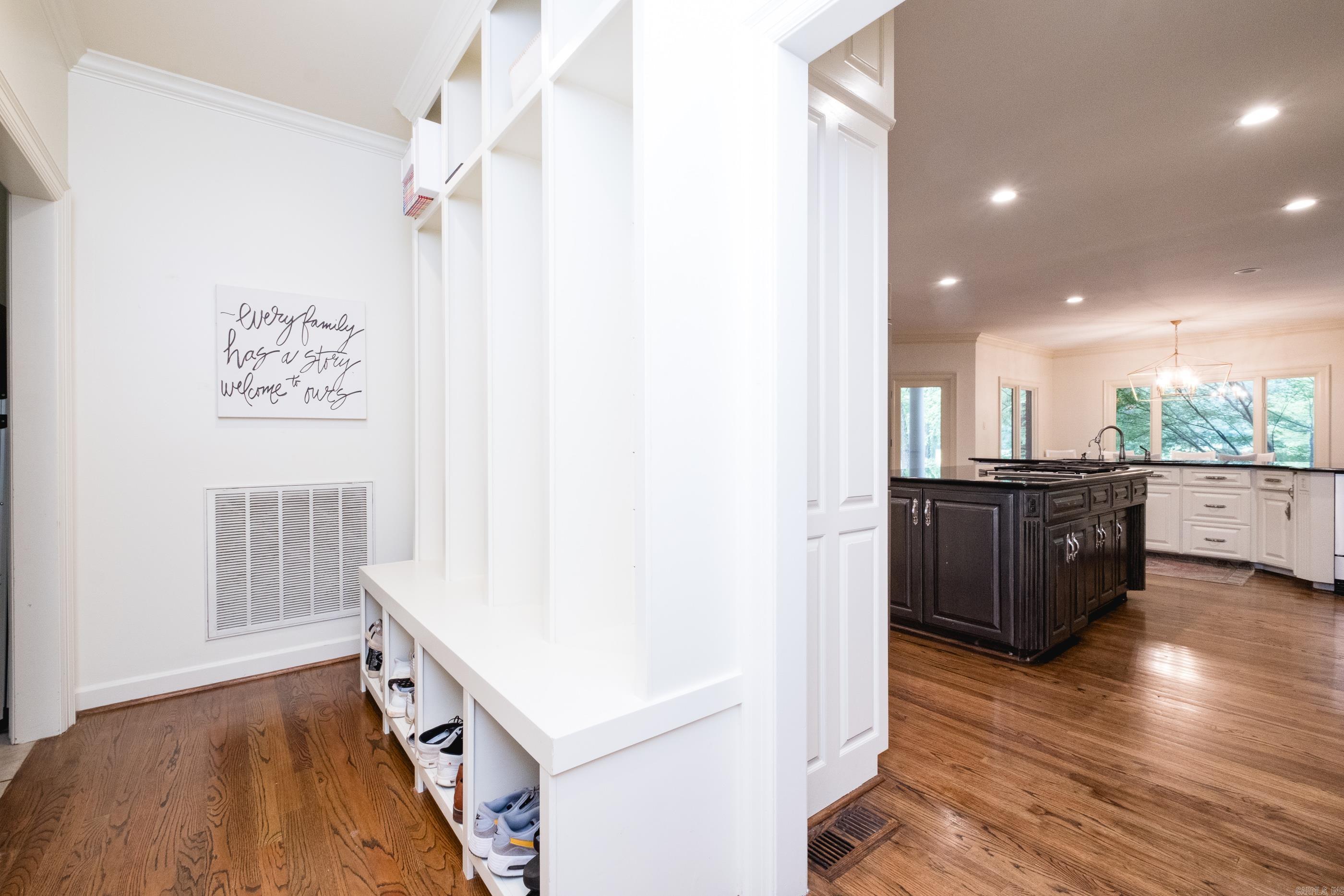 CHENAL VALLEY BRETAGNE CIRCLE - Residential