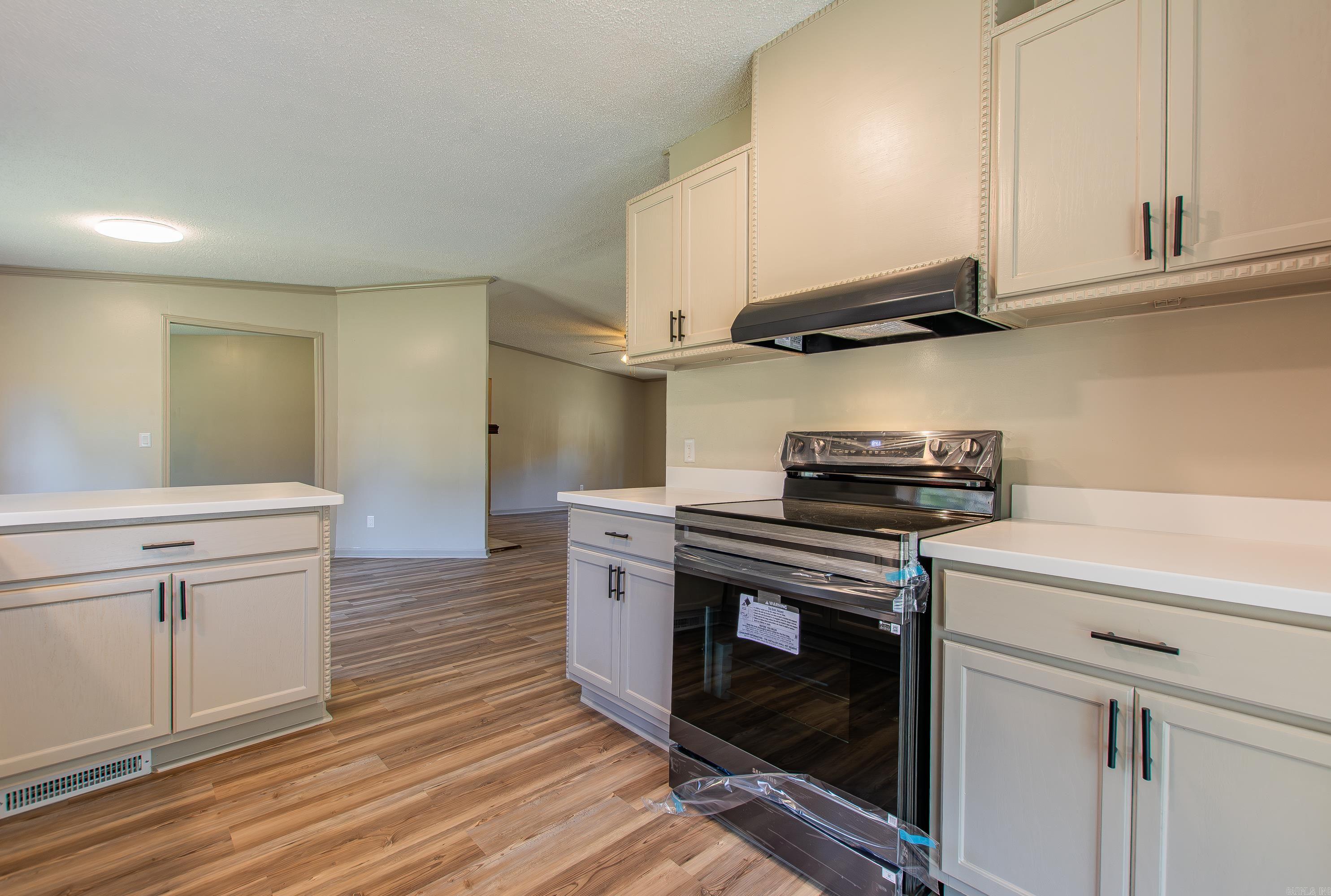 SHERMAN HILL - Residential