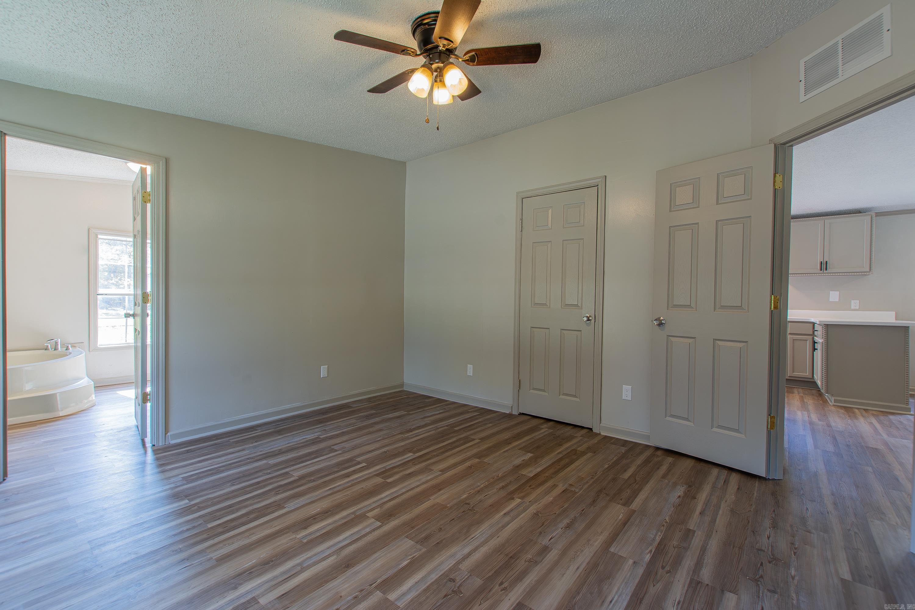 SHERMAN HILL - Residential