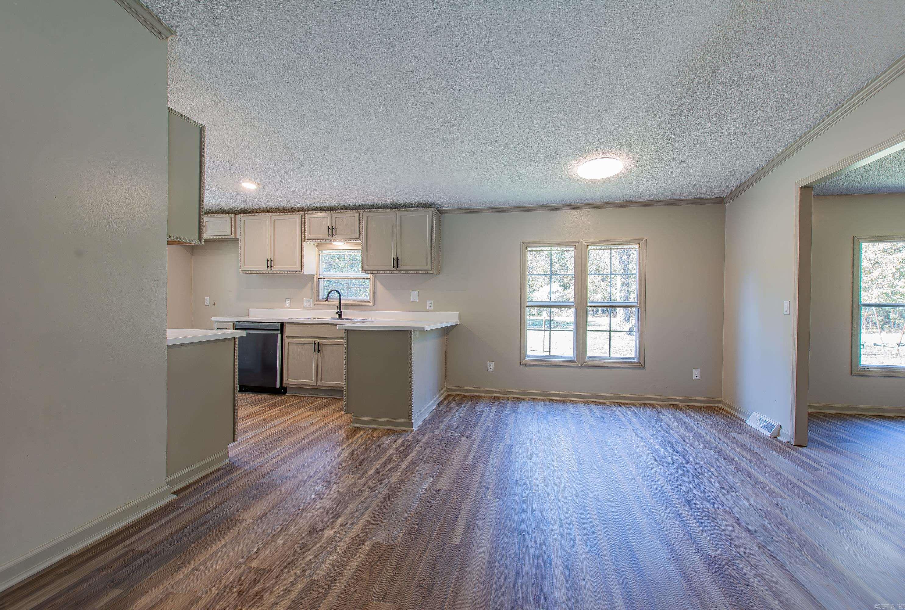 SHERMAN HILL - Residential