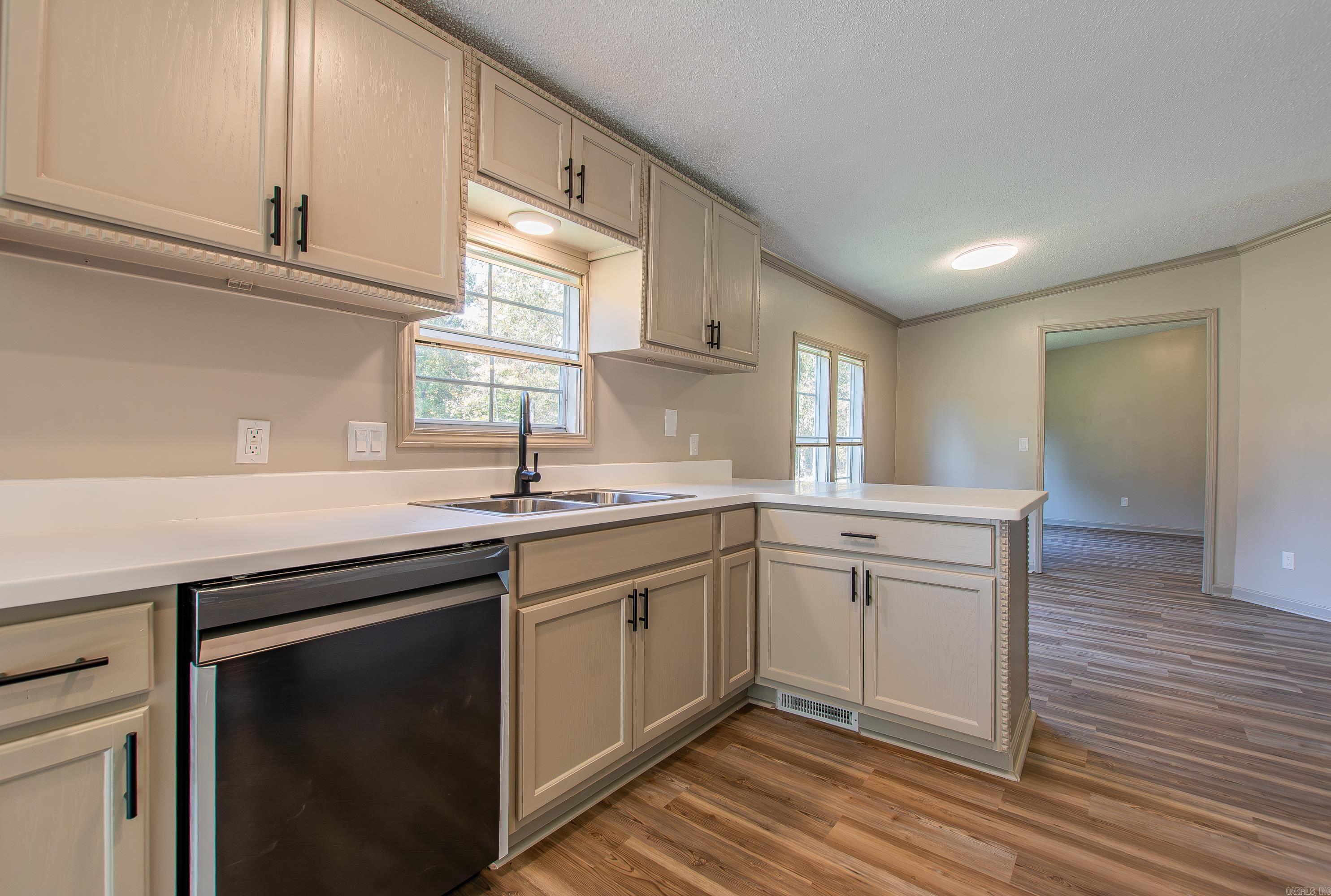 SHERMAN HILL - Residential