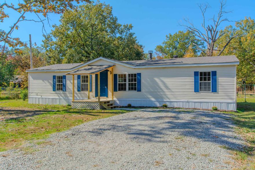 First-time homebuyers, this is for you! Enter into this newly remodeled home with an oversized living area. Cozy up next to the wood-burning fireplace. Entertain in the eat-in kitchen (which features another sitting area). The master bedroom features a large tub. Sitting on 1.00 acre, this one is for YOU! Buyers are encouraged to do their own due diligence. Agents, please see the confidential remarks.