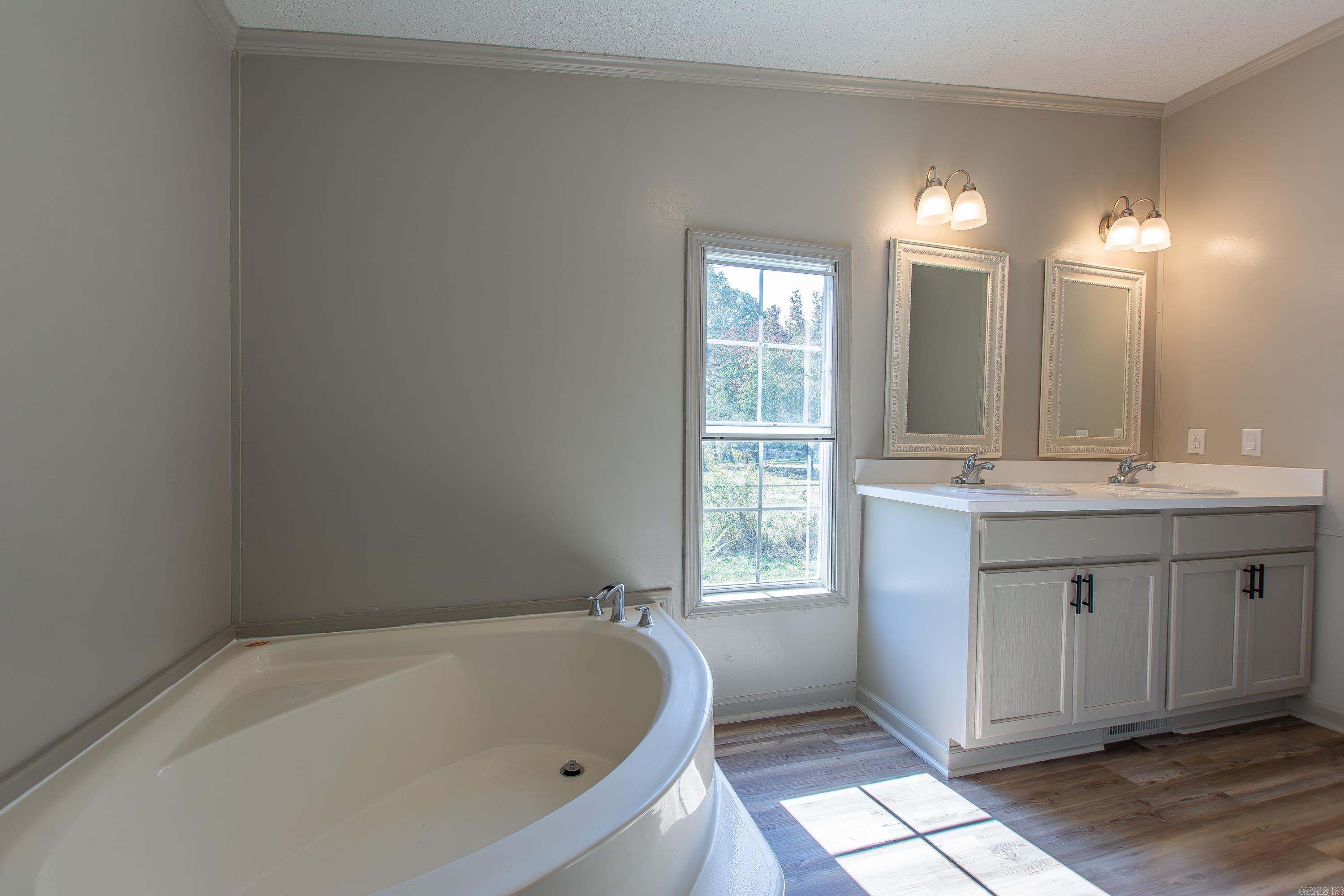 SHERMAN HILL - Residential