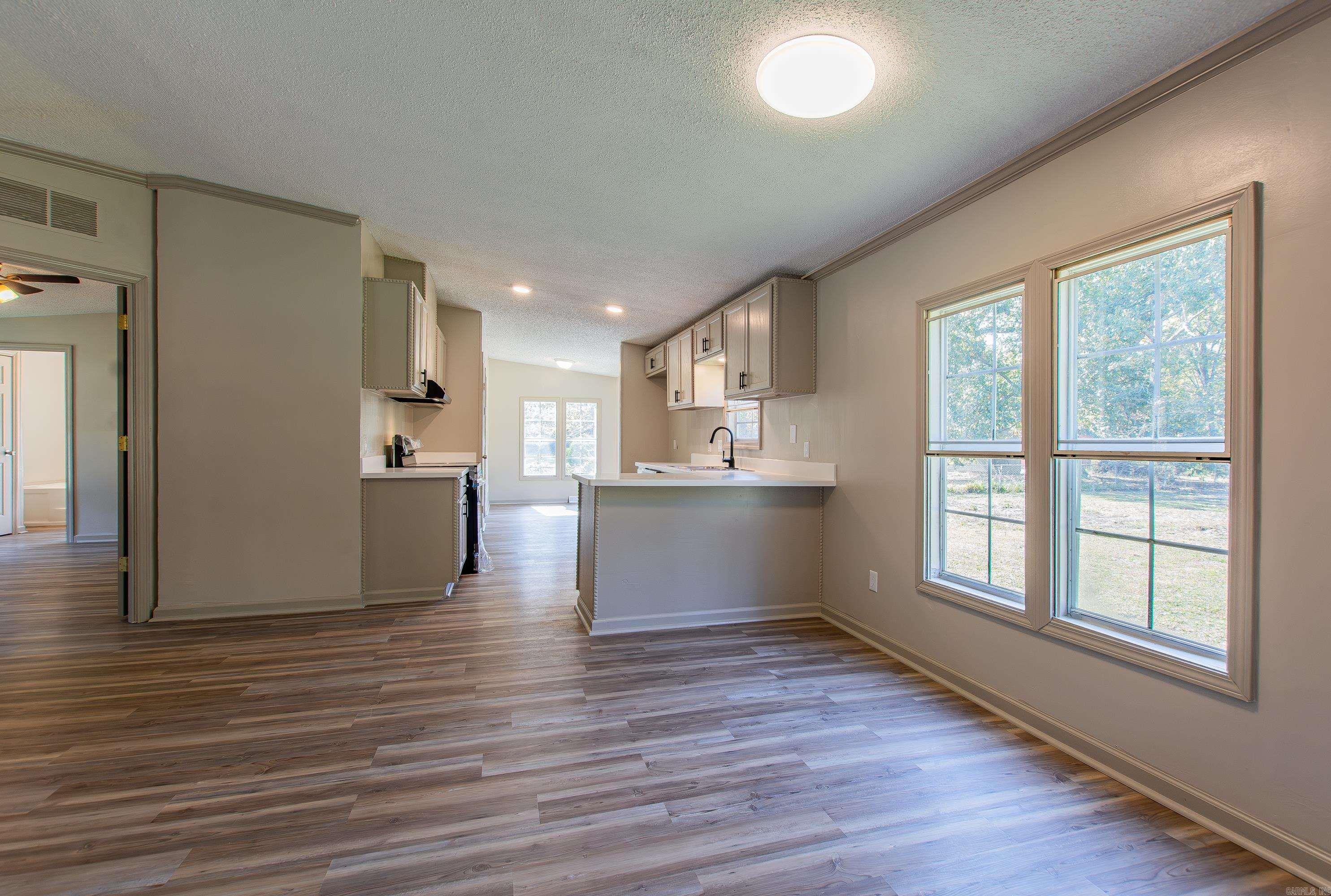 SHERMAN HILL - Residential