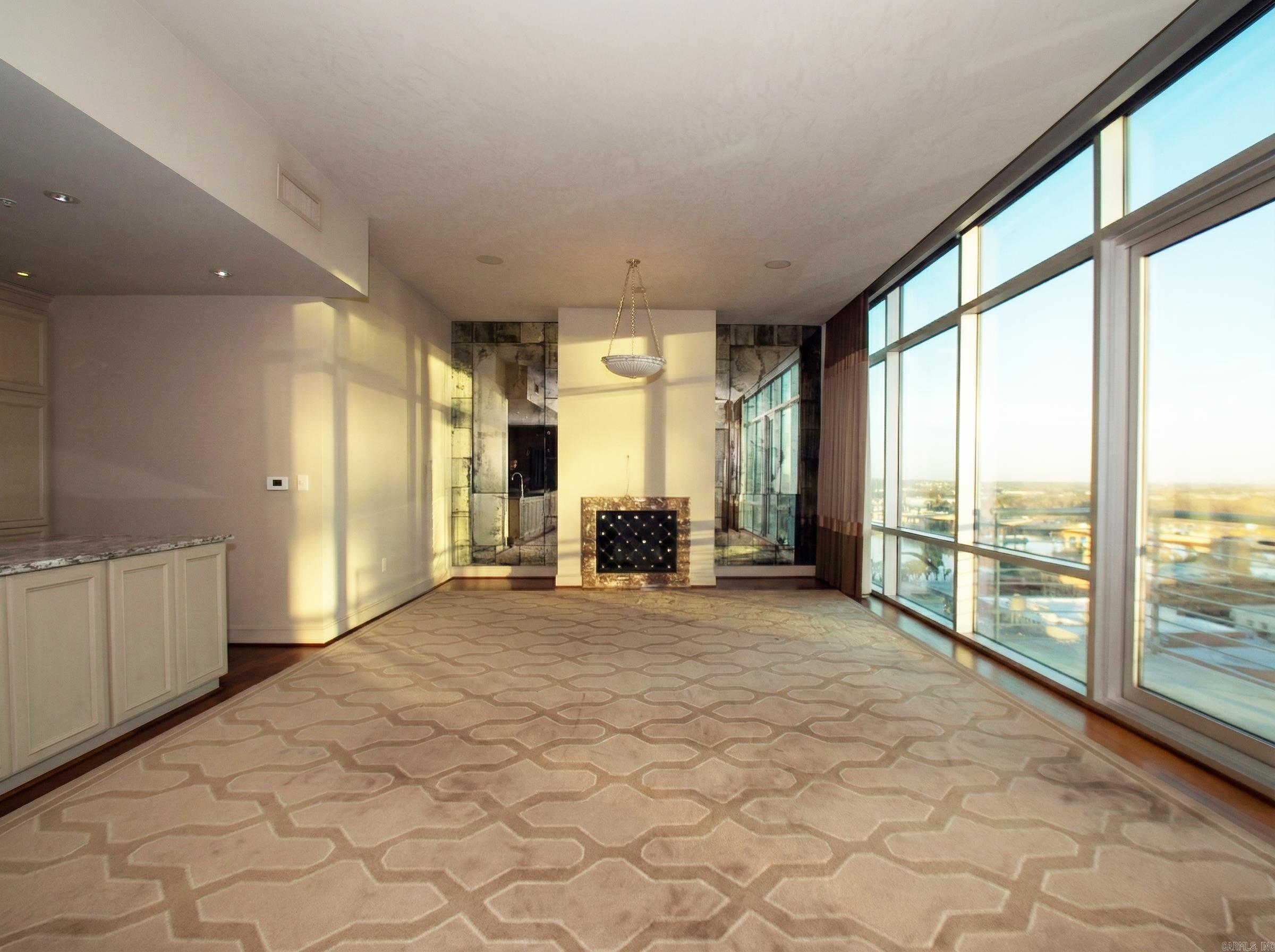 300 THIRD HPR - Residential