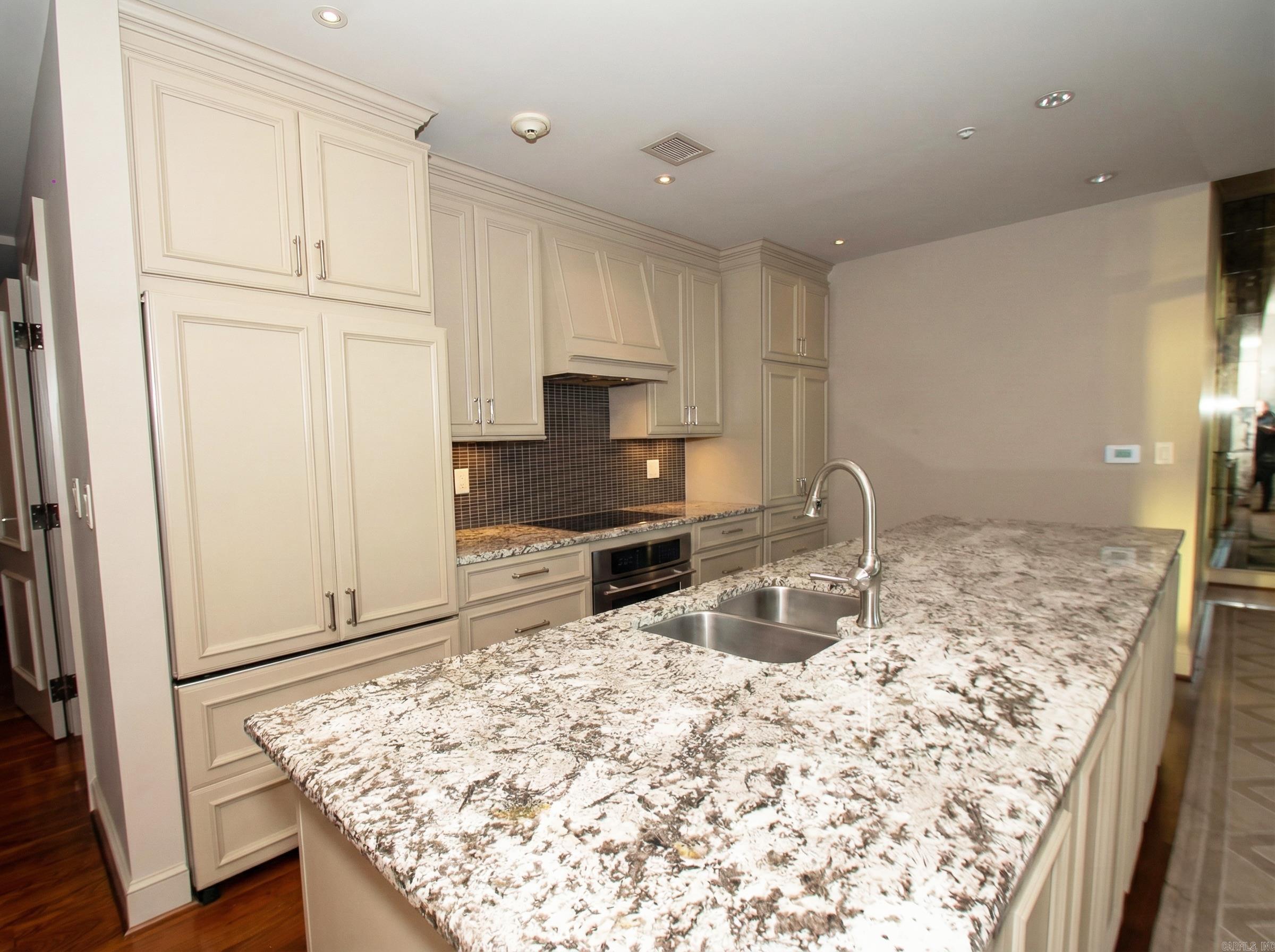 300 THIRD HPR - Residential