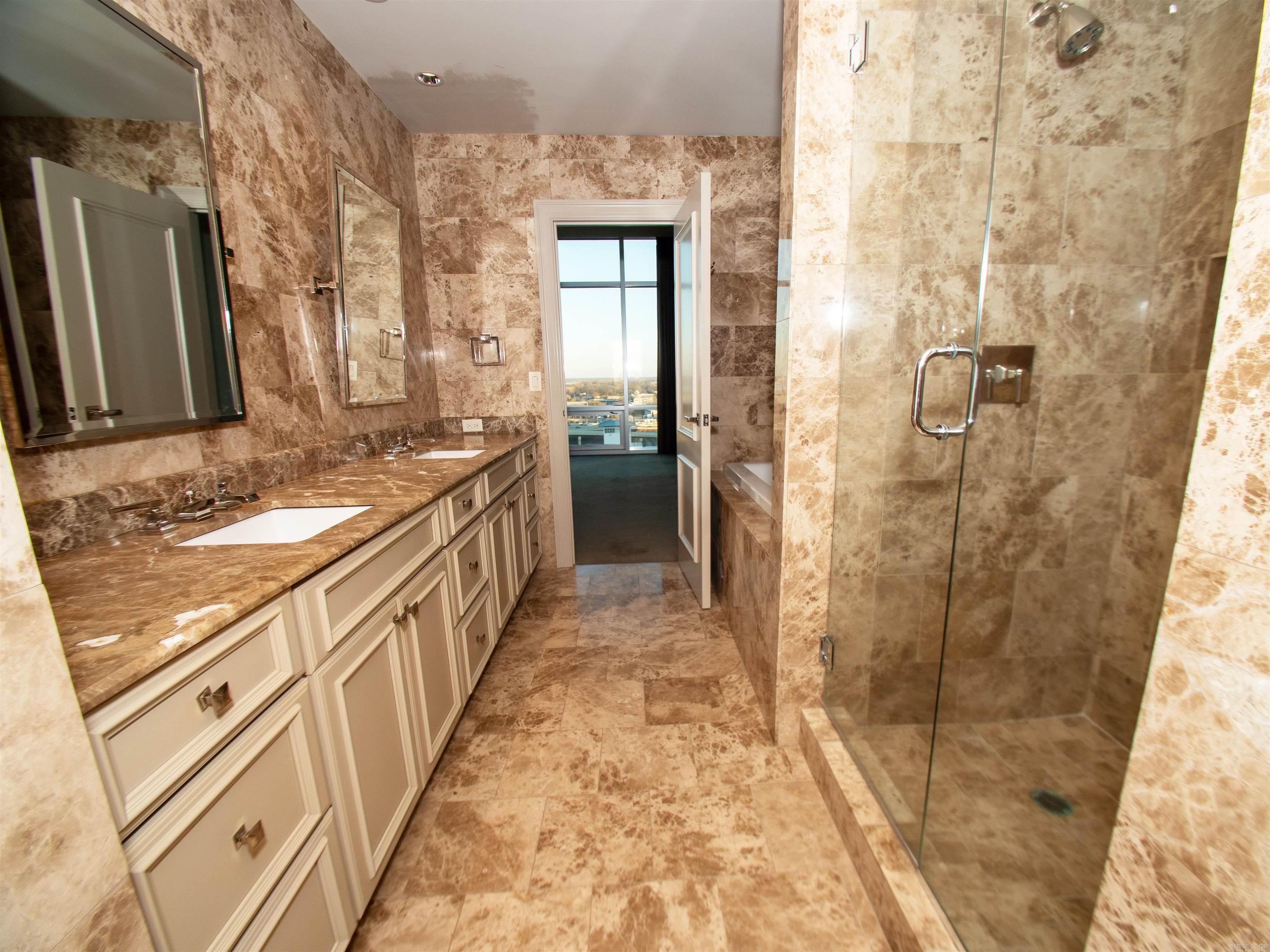 300 THIRD HPR - Residential