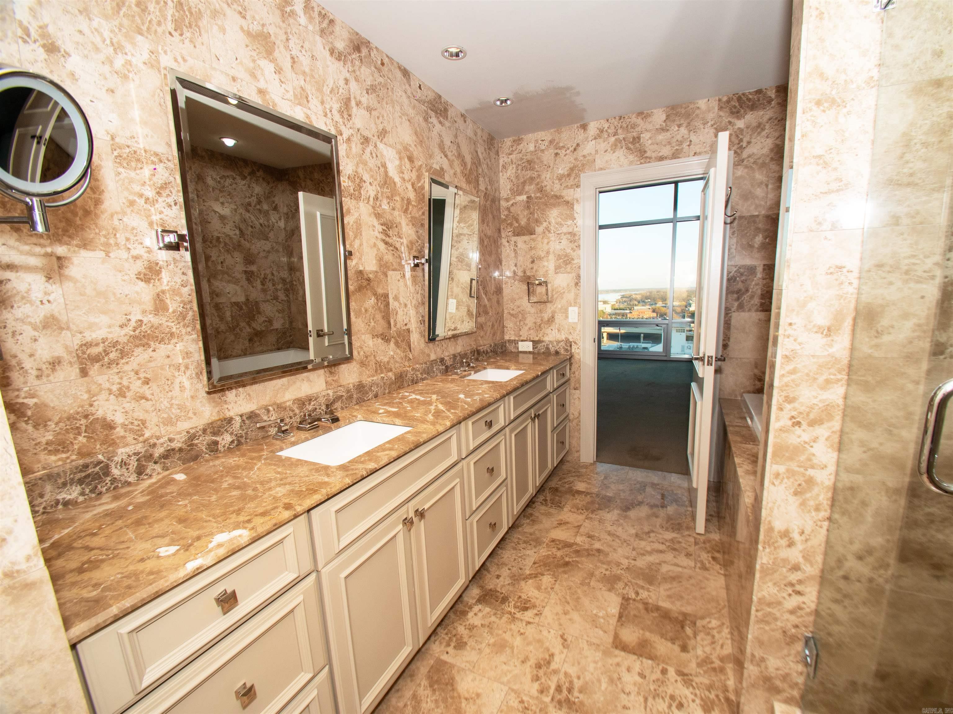 300 THIRD HPR - Residential