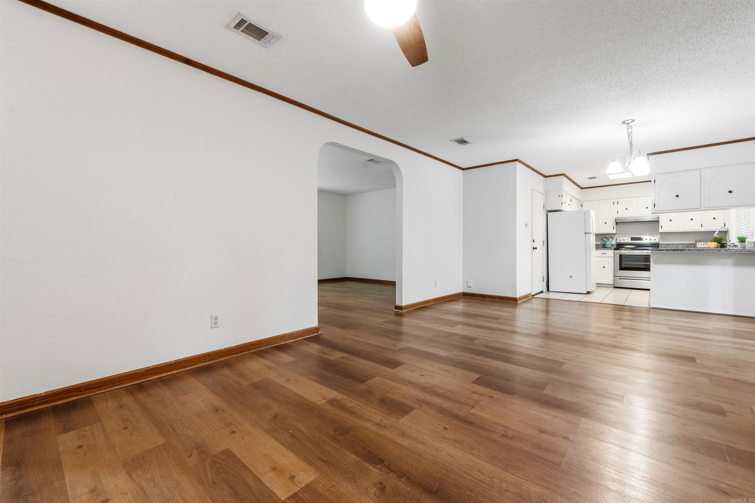 NORTH HILLS MANOR - Residential