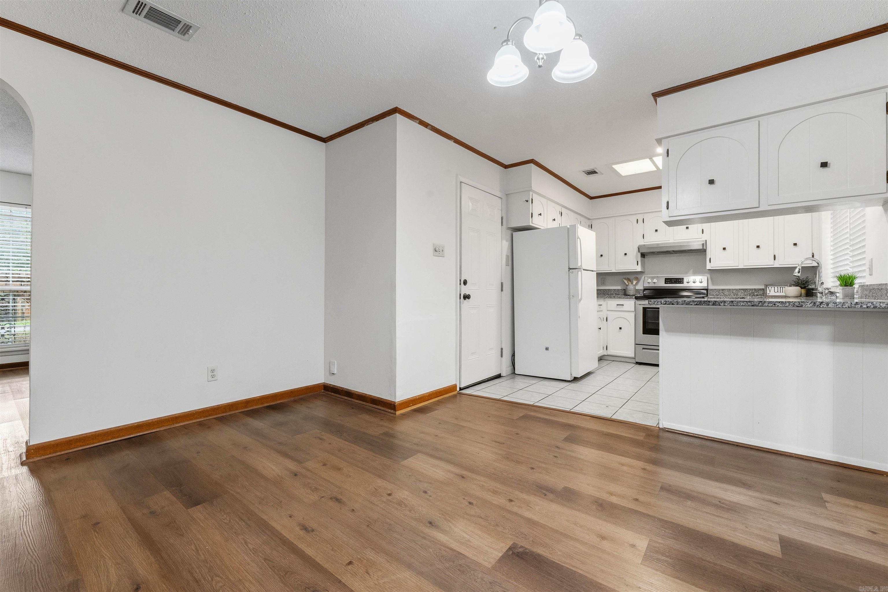 NORTH HILLS MANOR - Residential