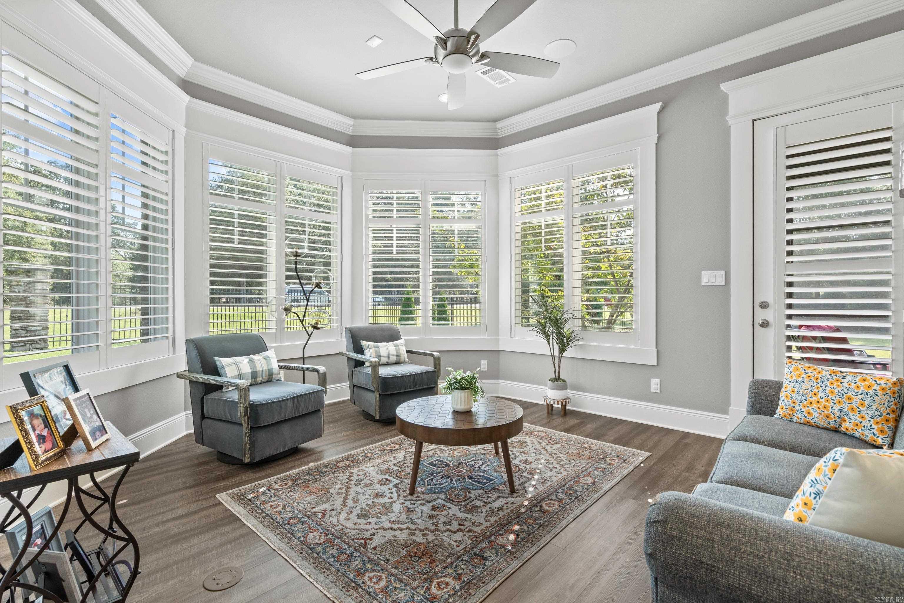 ARLINGTON PARK - Residential