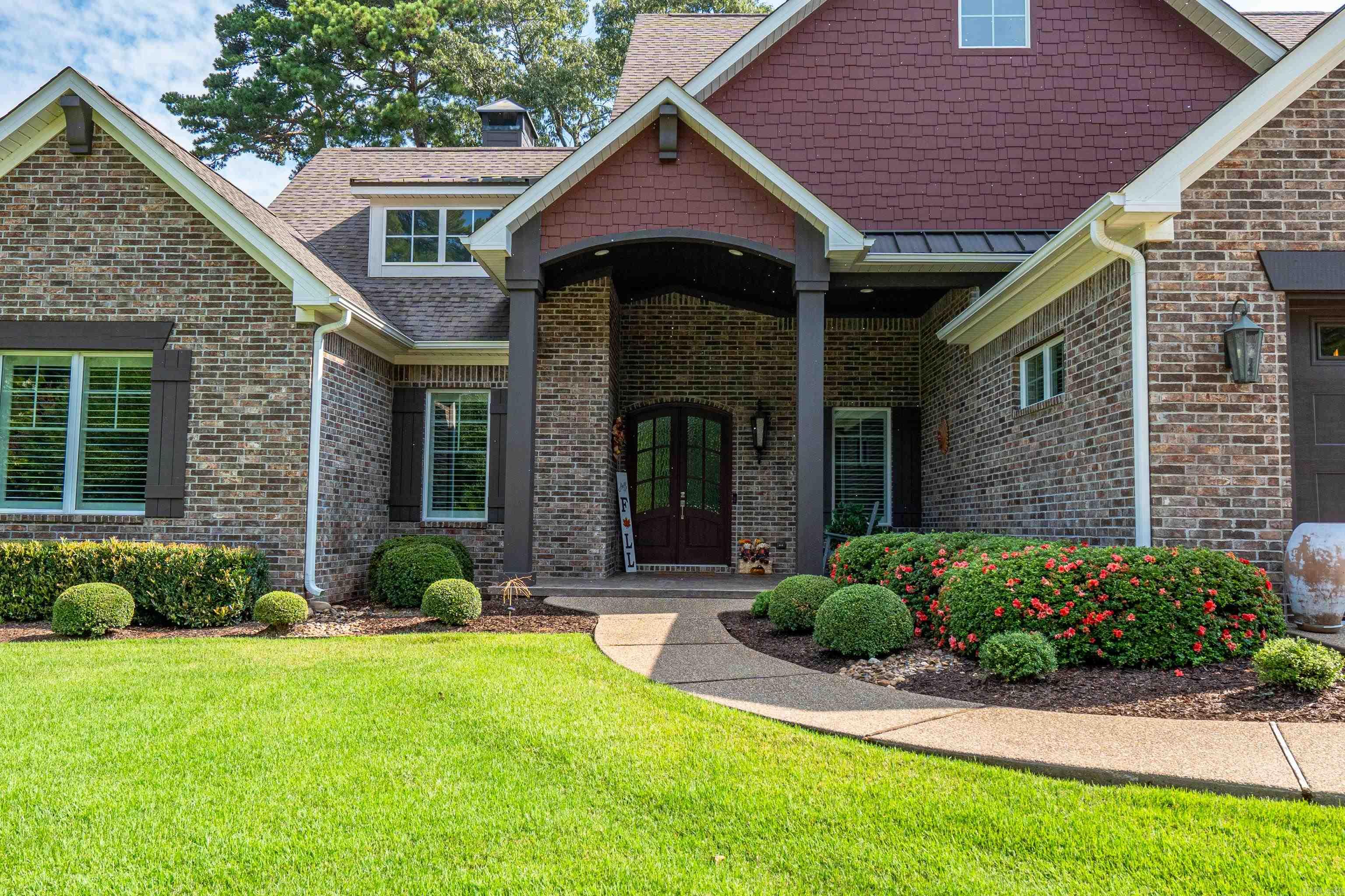 ARLINGTON PARK - Residential