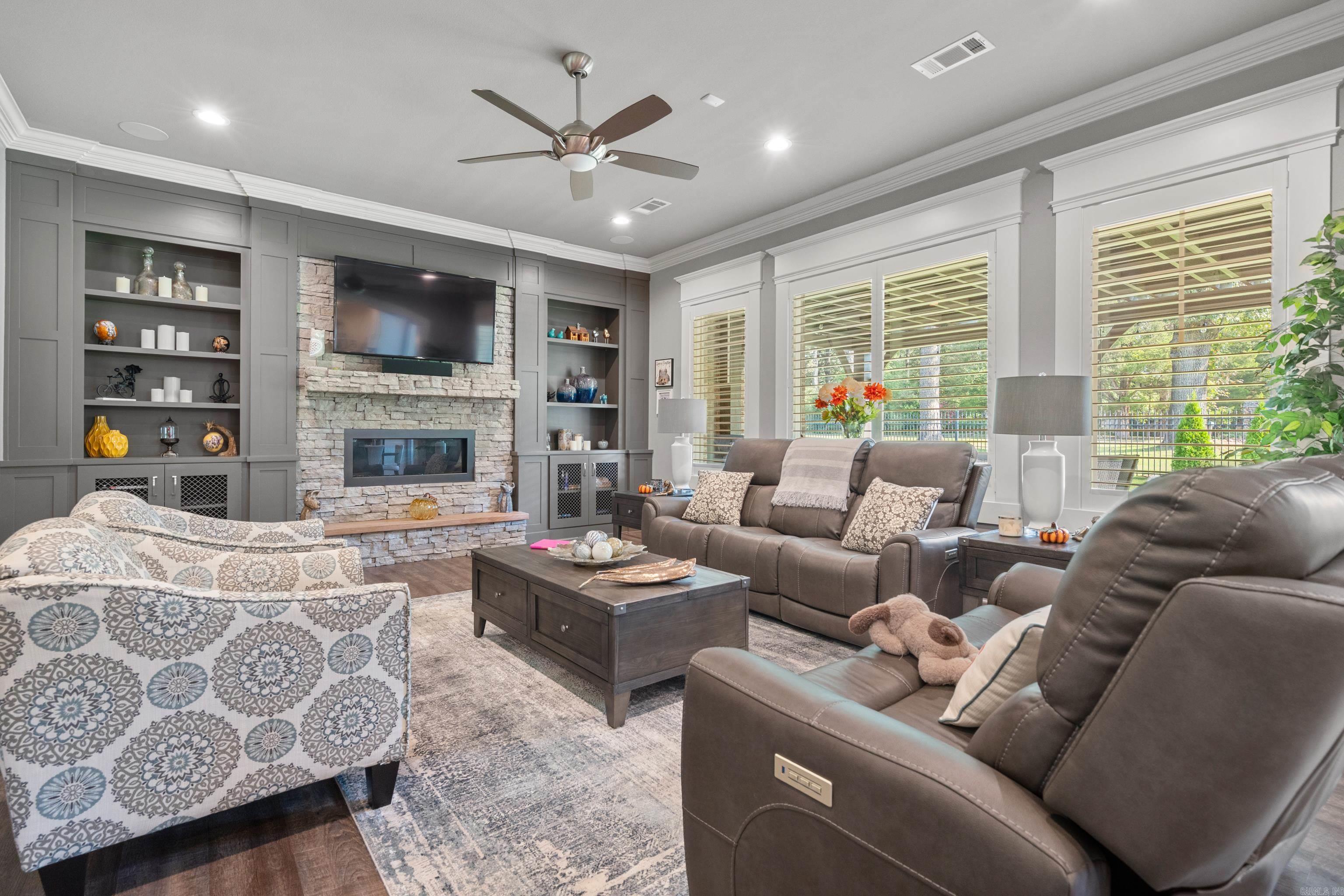 ARLINGTON PARK - Residential