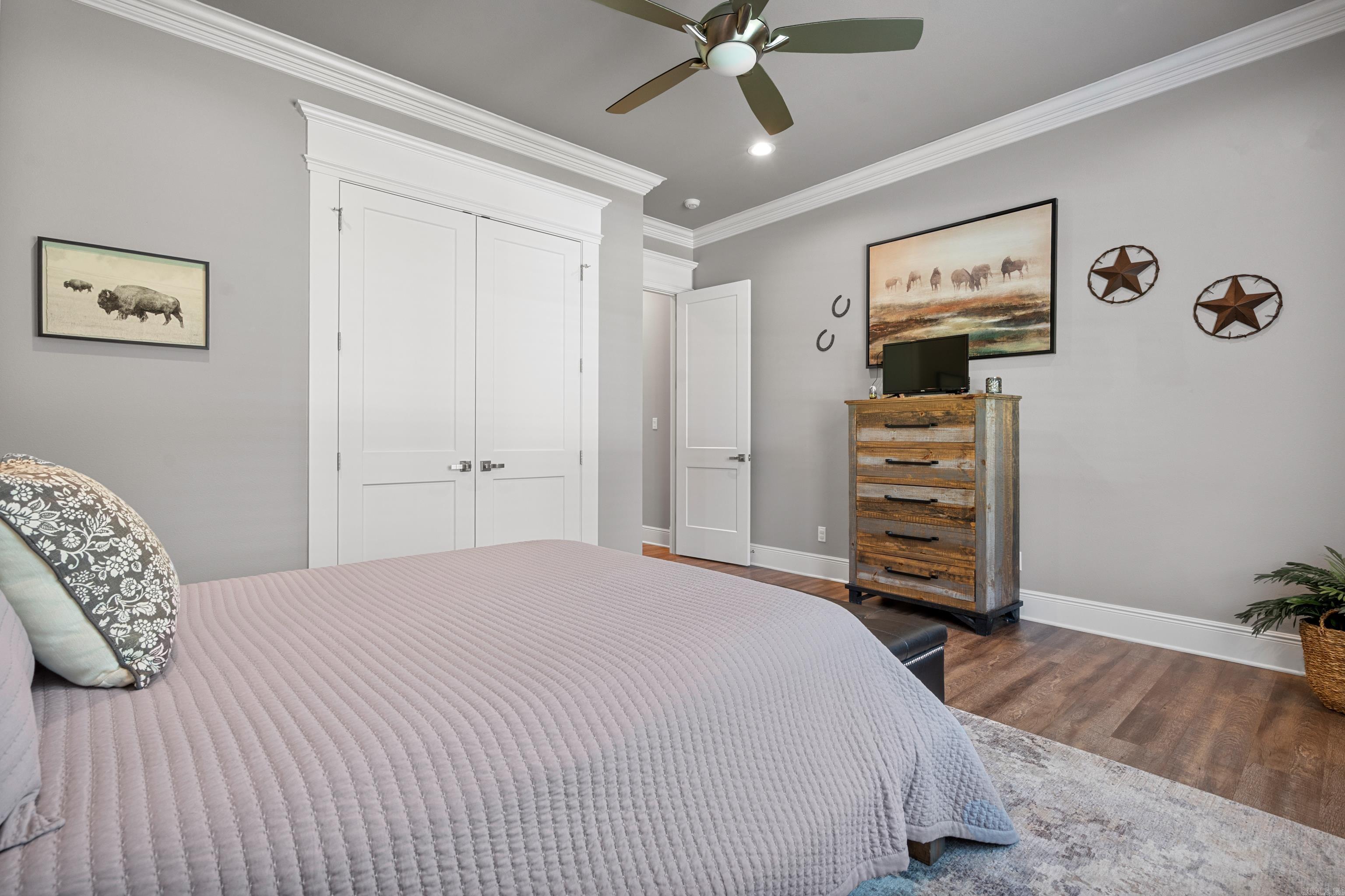 ARLINGTON PARK - Residential