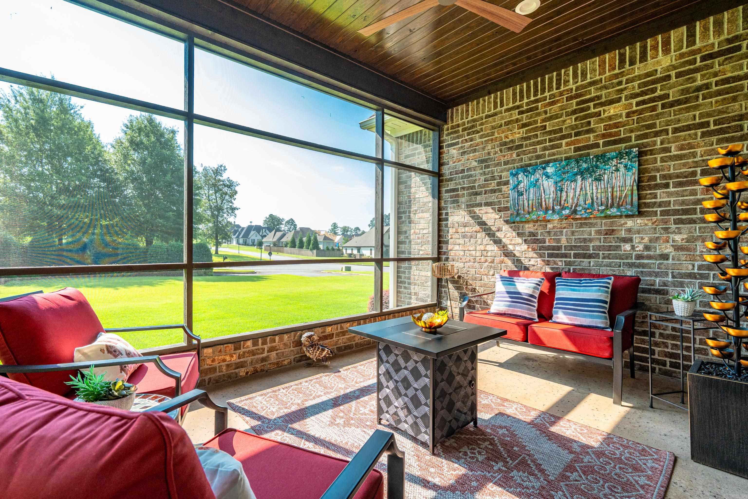 ARLINGTON PARK - Residential