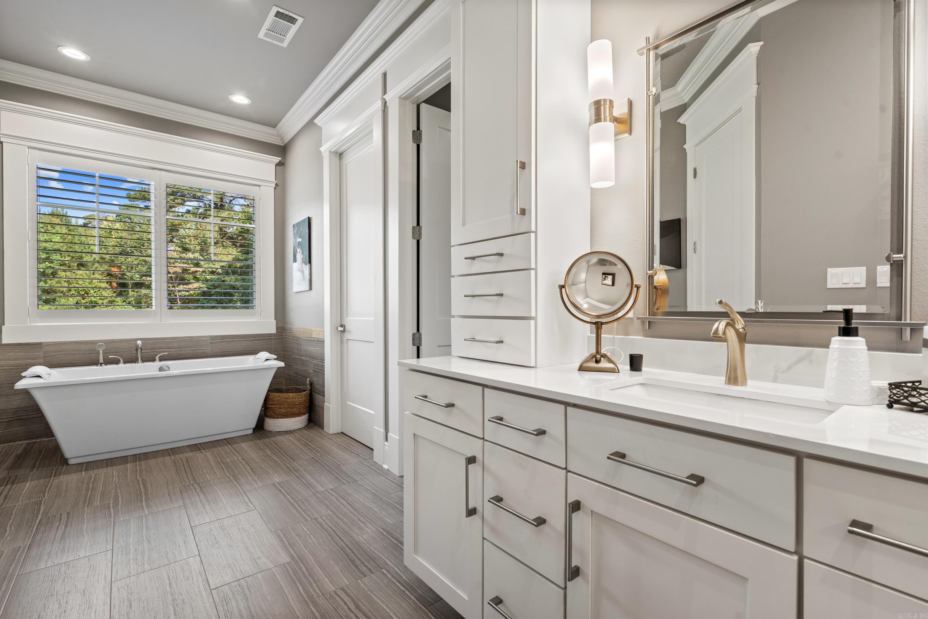 ARLINGTON PARK - Residential