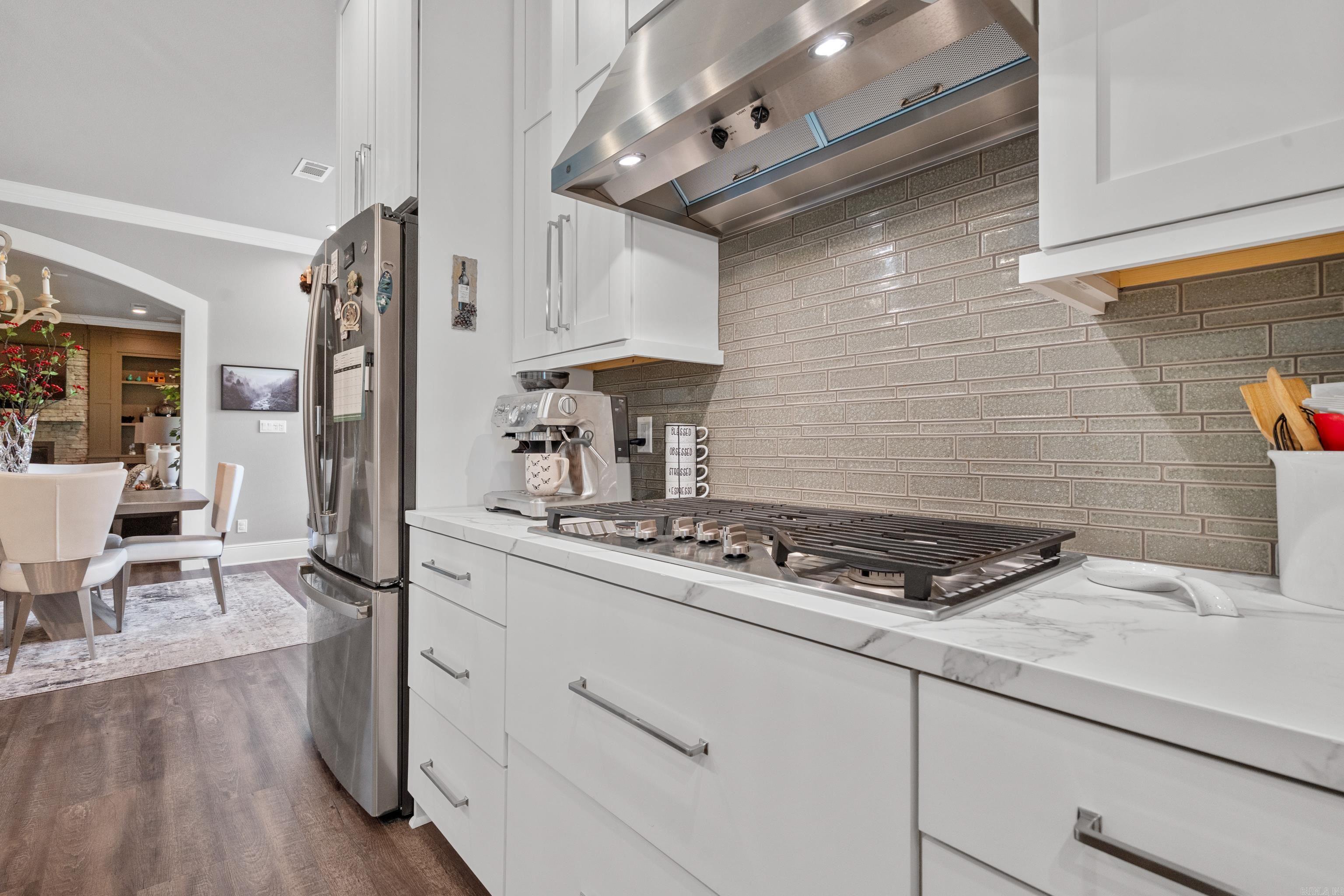 ARLINGTON PARK - Residential