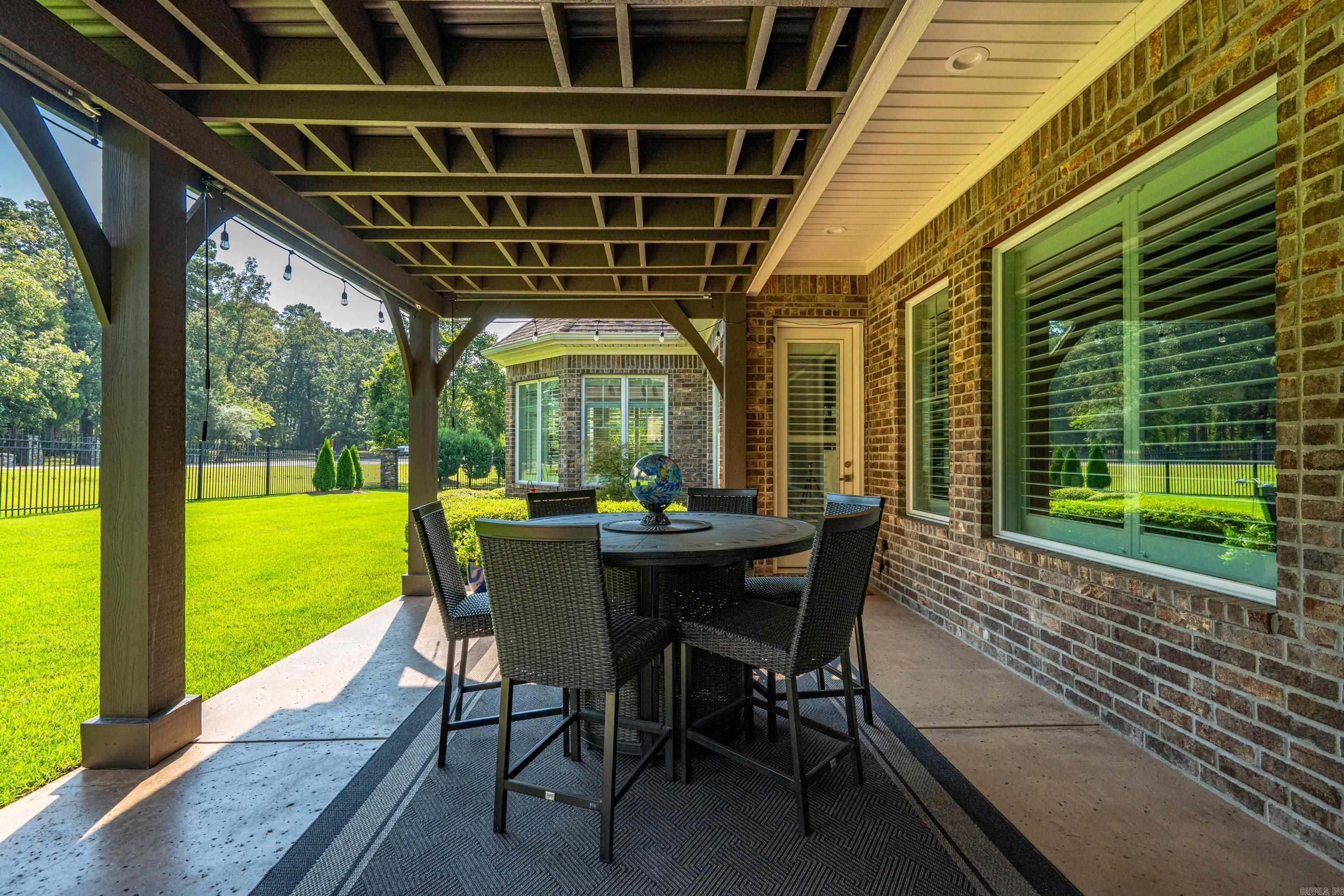 ARLINGTON PARK - Residential
