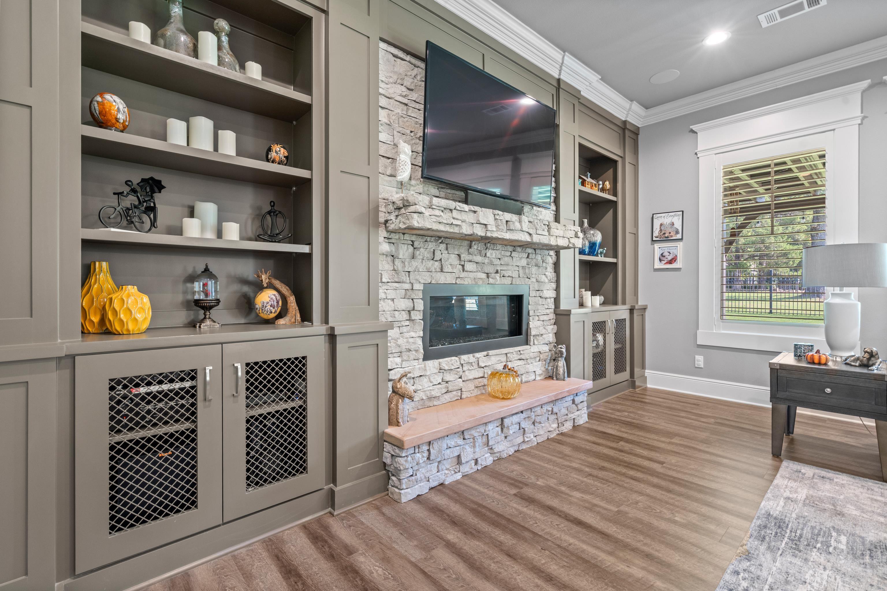 ARLINGTON PARK - Residential