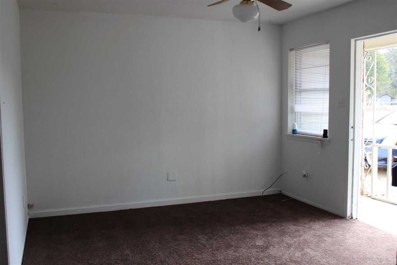 PEBBLE LAKE - Residential