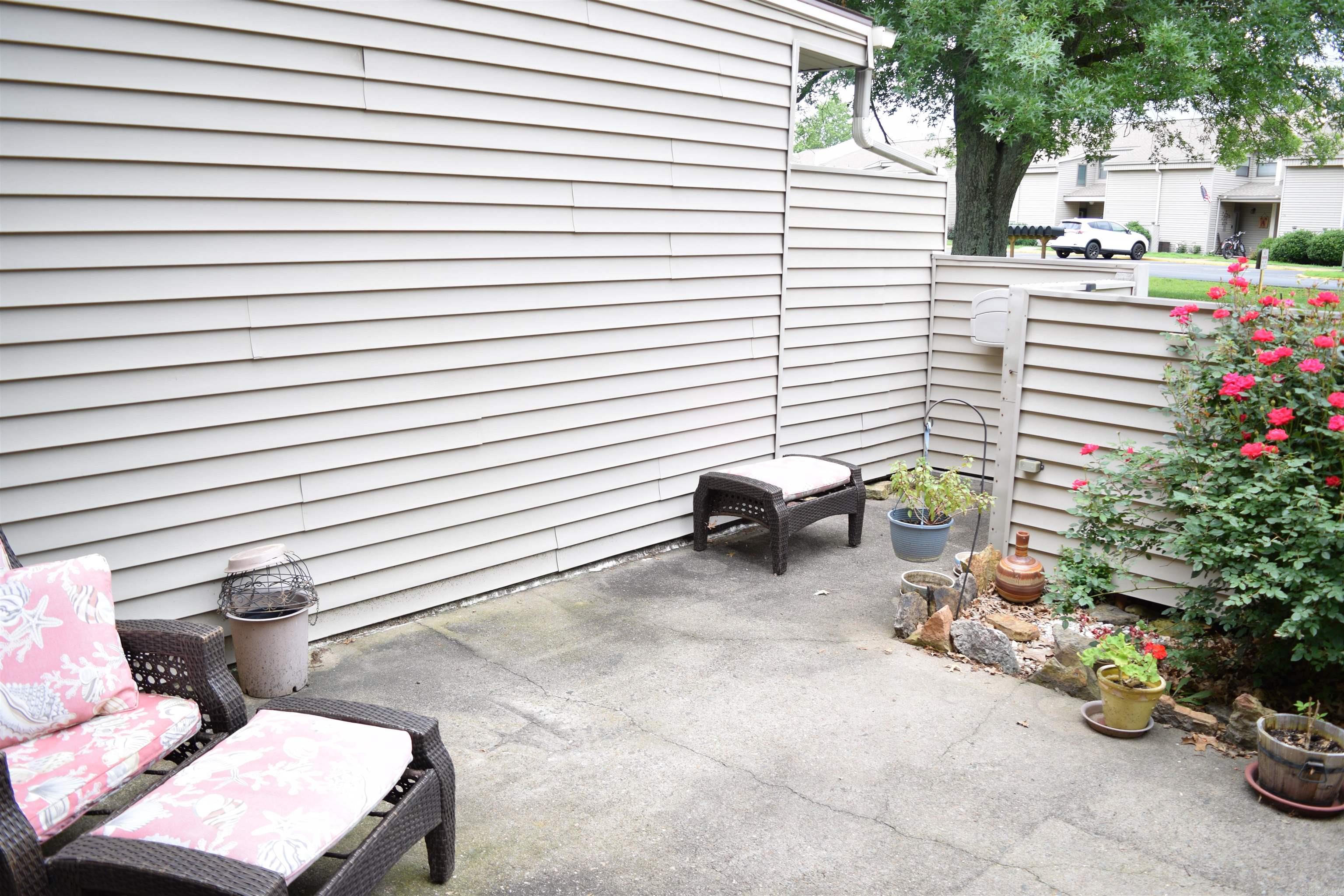 Lakewood Hills Condo - Residential
