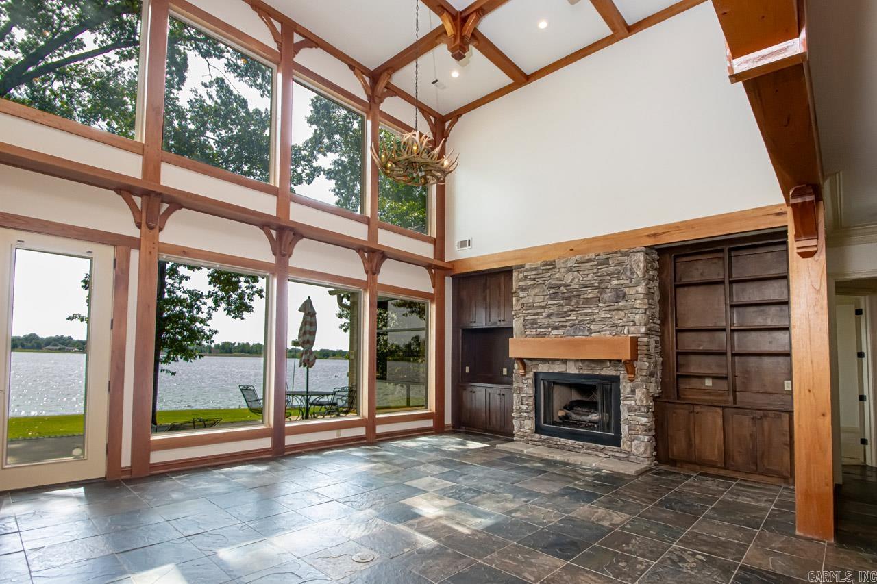 HURRICANE LAKE EST - Residential