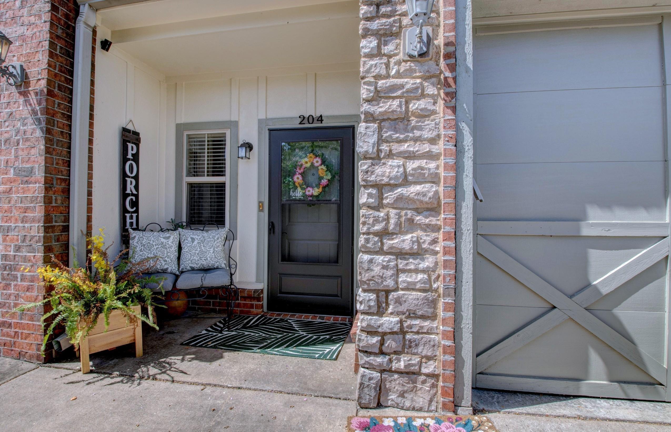 What if your next home made life feel easier the moment you walked in? This low-maintenance 2 bed, 2.5 bath townhome in the heart of Maumelle delivers just that. With 1,448 sq ft, an open layout, private en suite bedrooms, and smart design throughout, itās built for those who value simplicity without sacrifice. Enjoy community perks like a pool and clubhouse, plus unbeatable access to Lake Willastein Park, shopping, and dining. When you know, you knowāthis one just makes sense.
