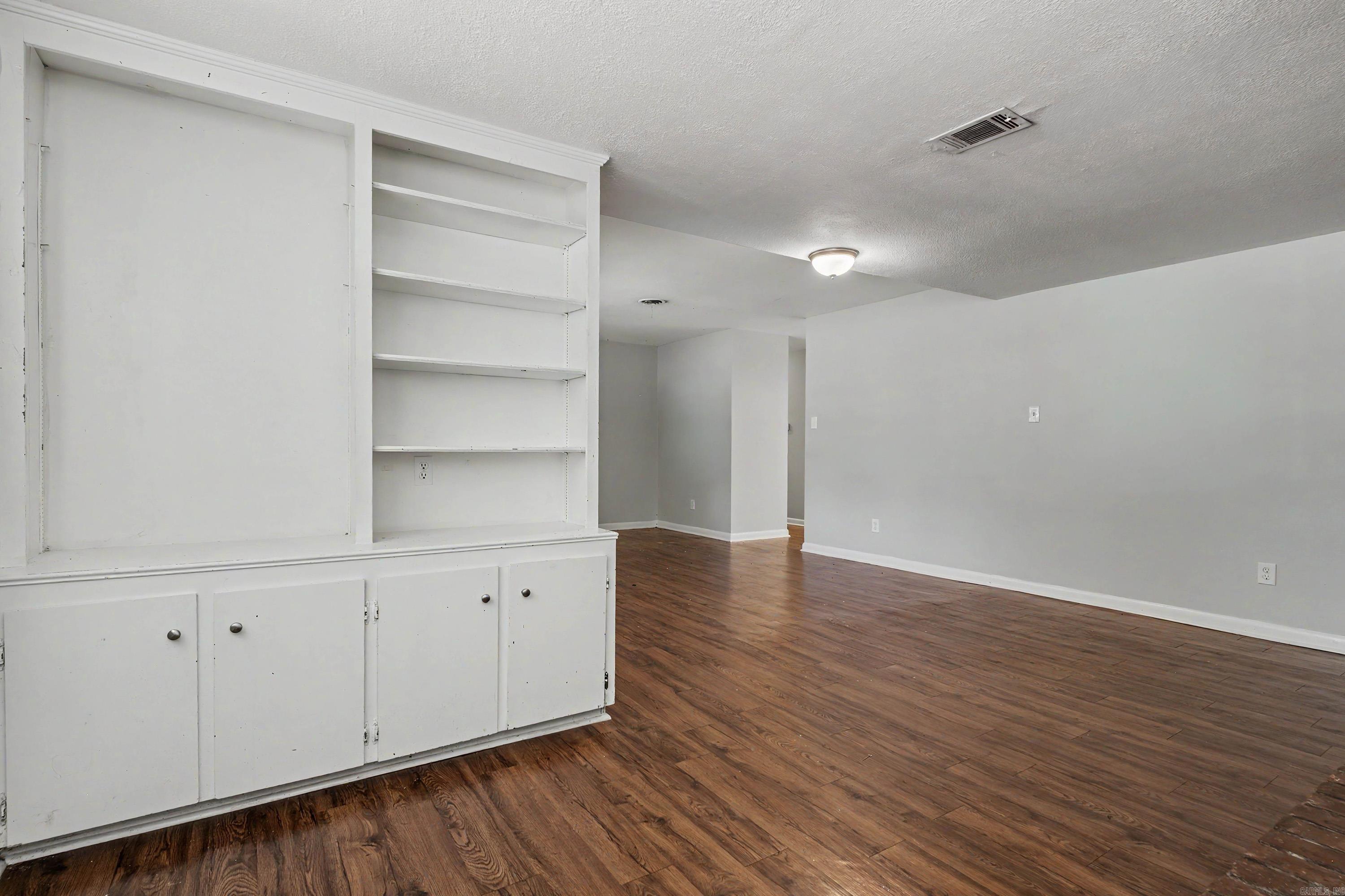 MEADOW LARK - Residential