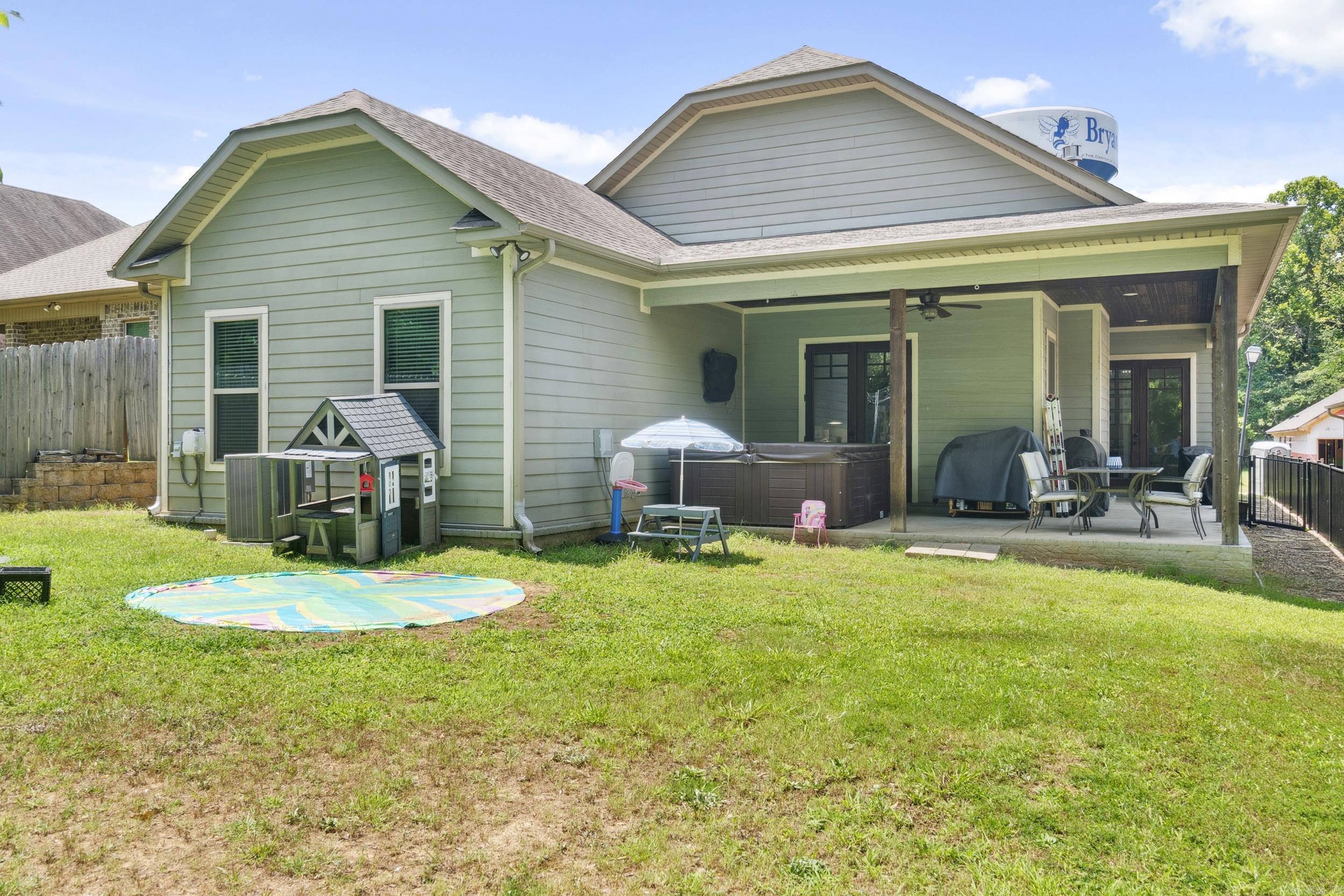 HUNTER CROSSING - Residential