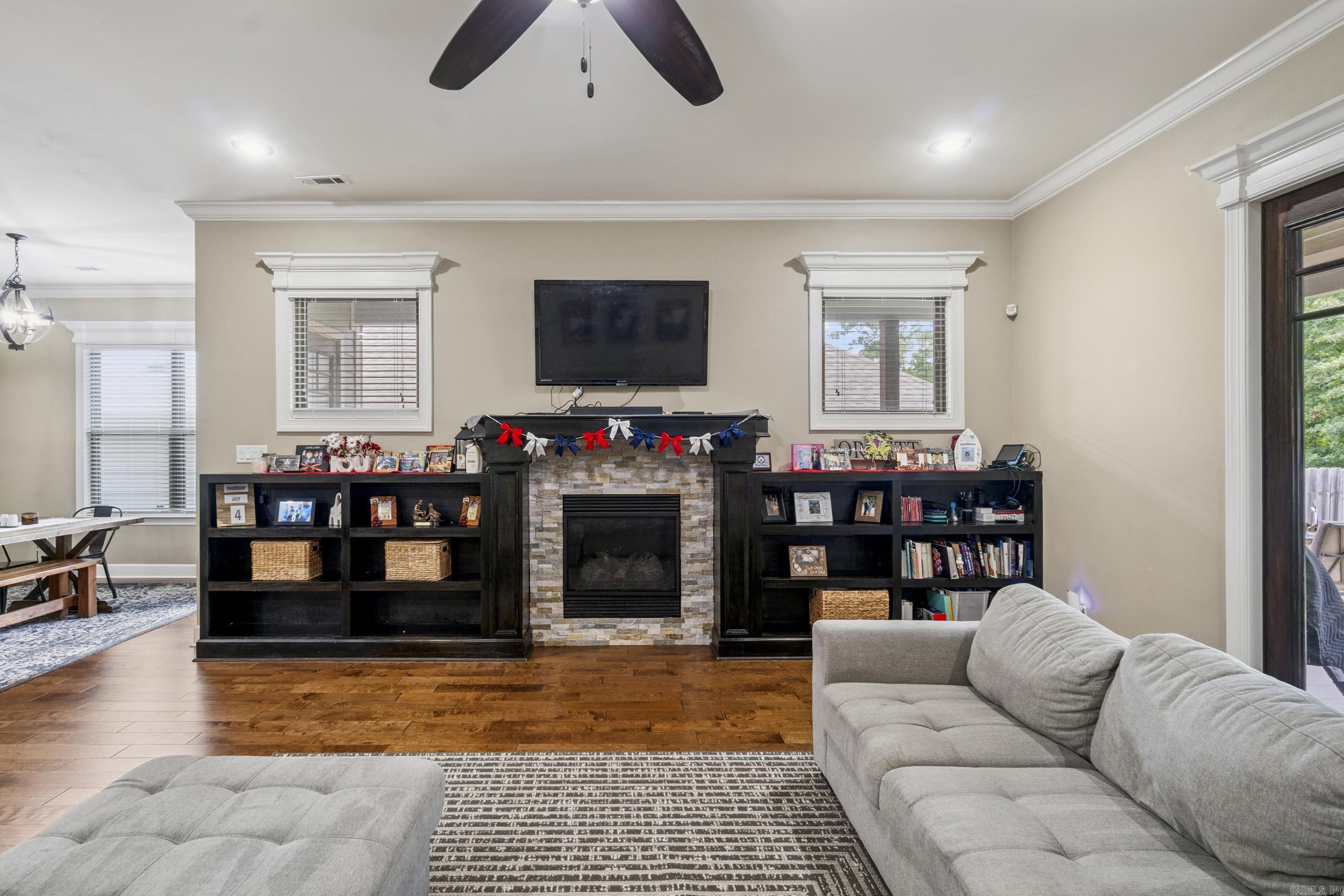 HUNTER CROSSING - Residential