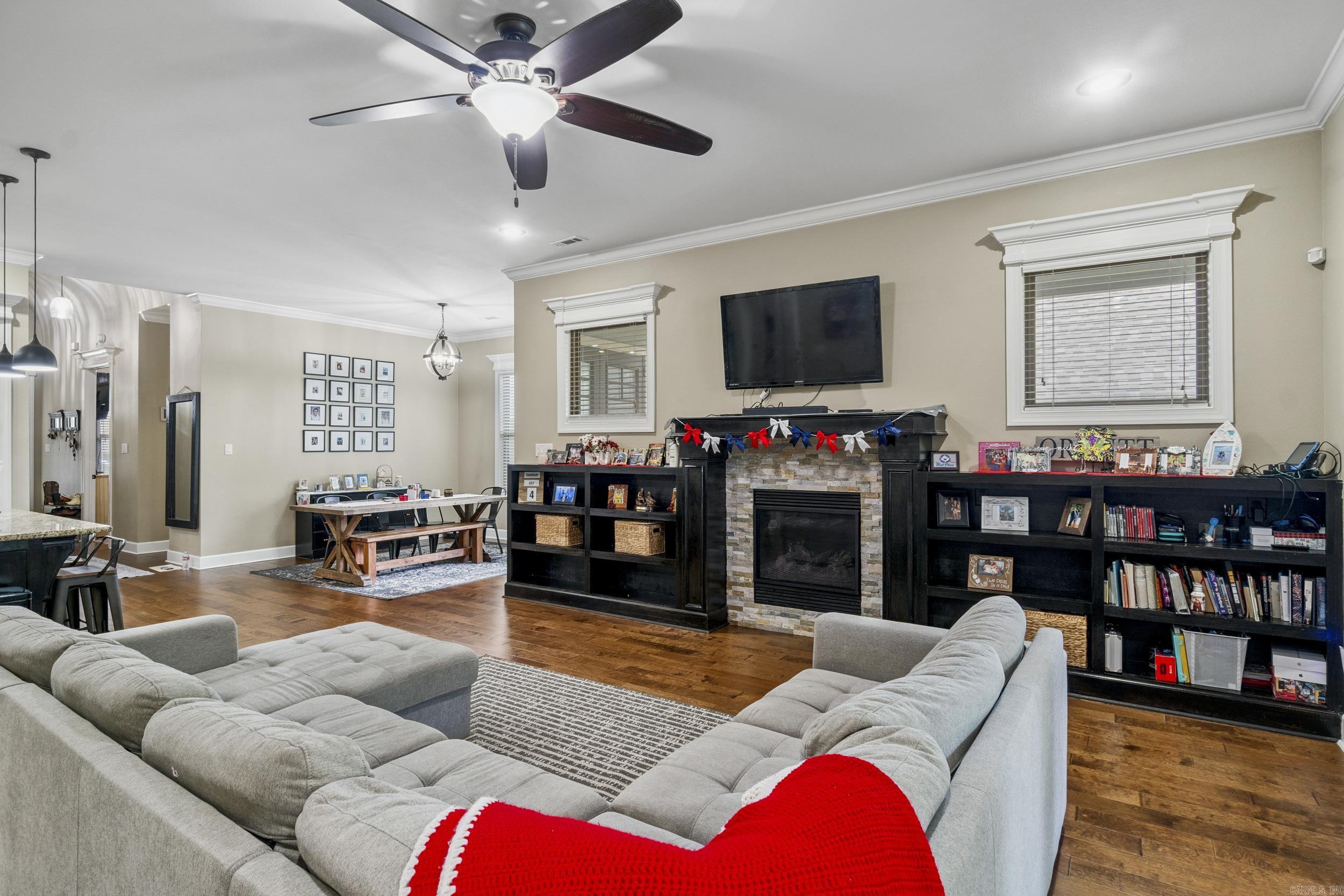 HUNTER CROSSING - Residential