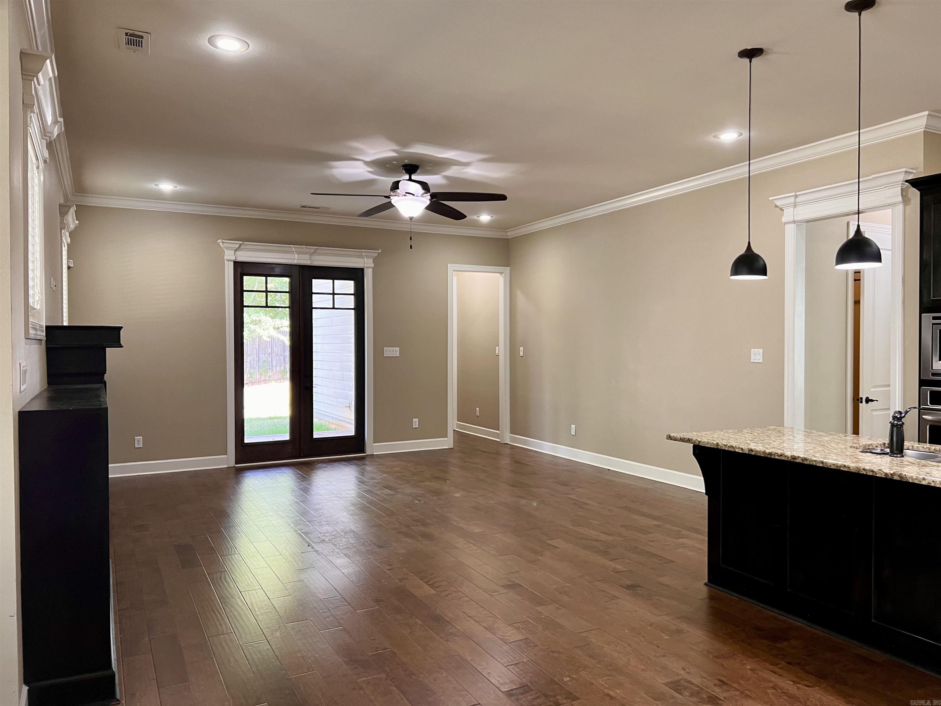 HUNTER CROSSING - Residential