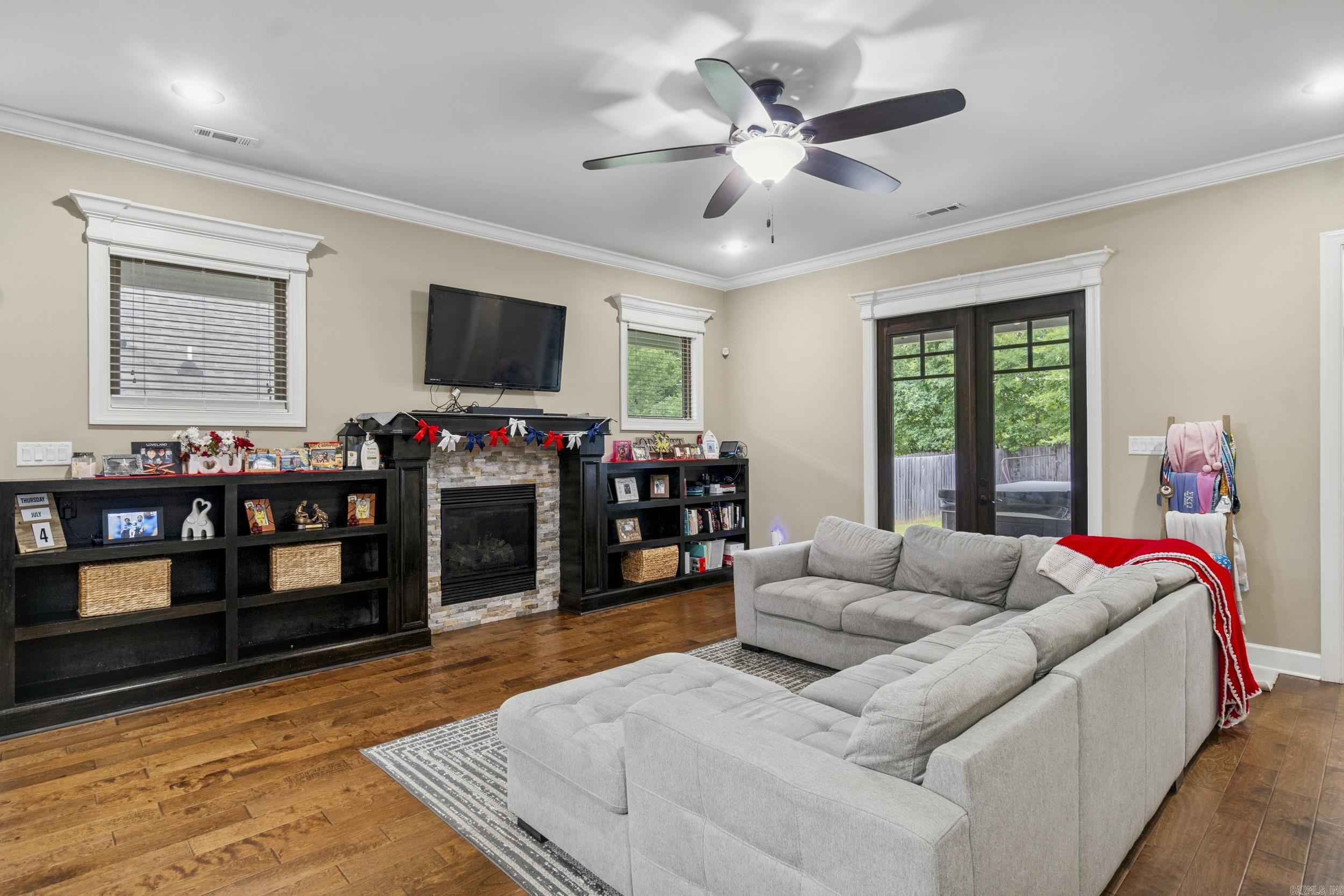HUNTER CROSSING - Residential