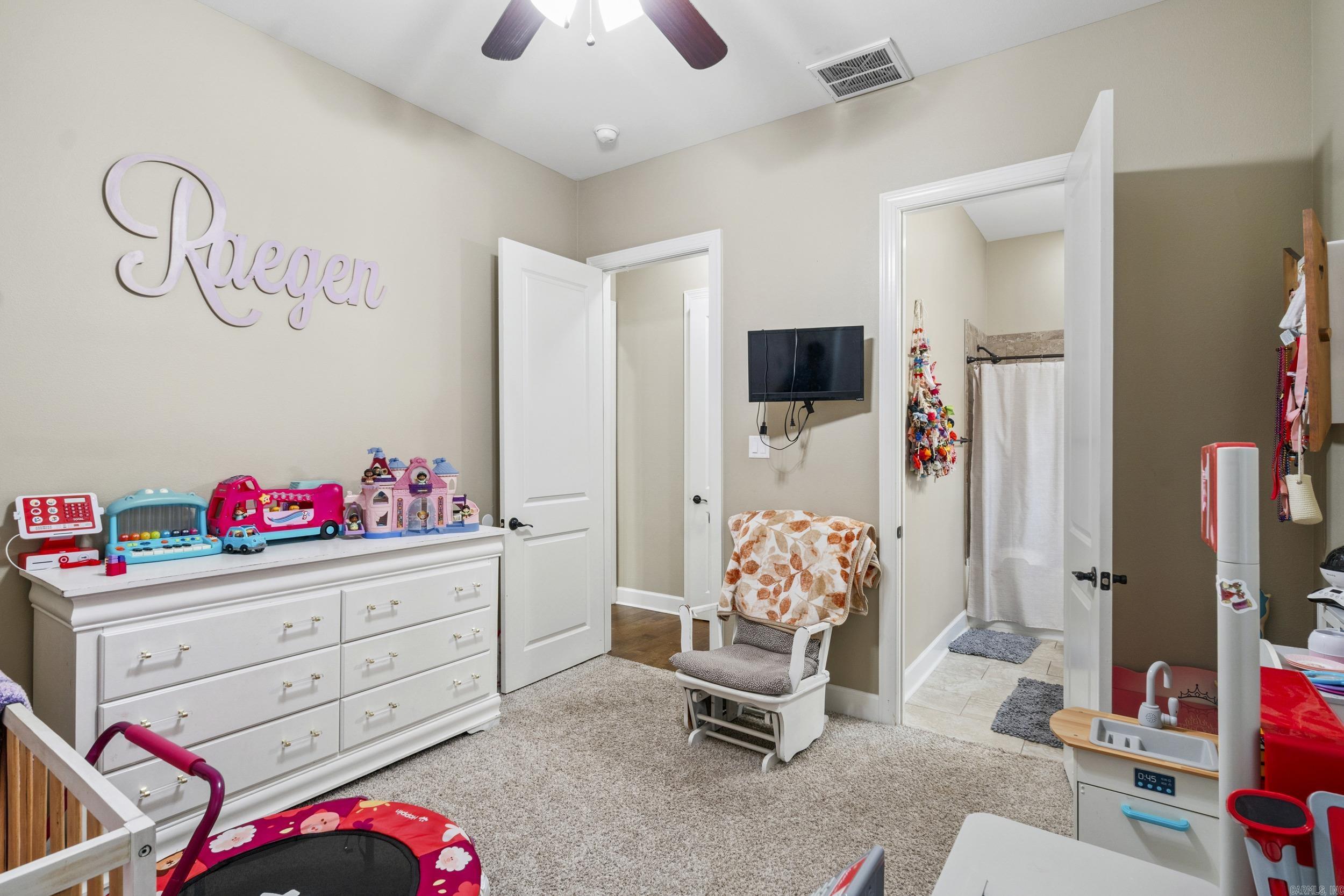 HUNTER CROSSING - Residential