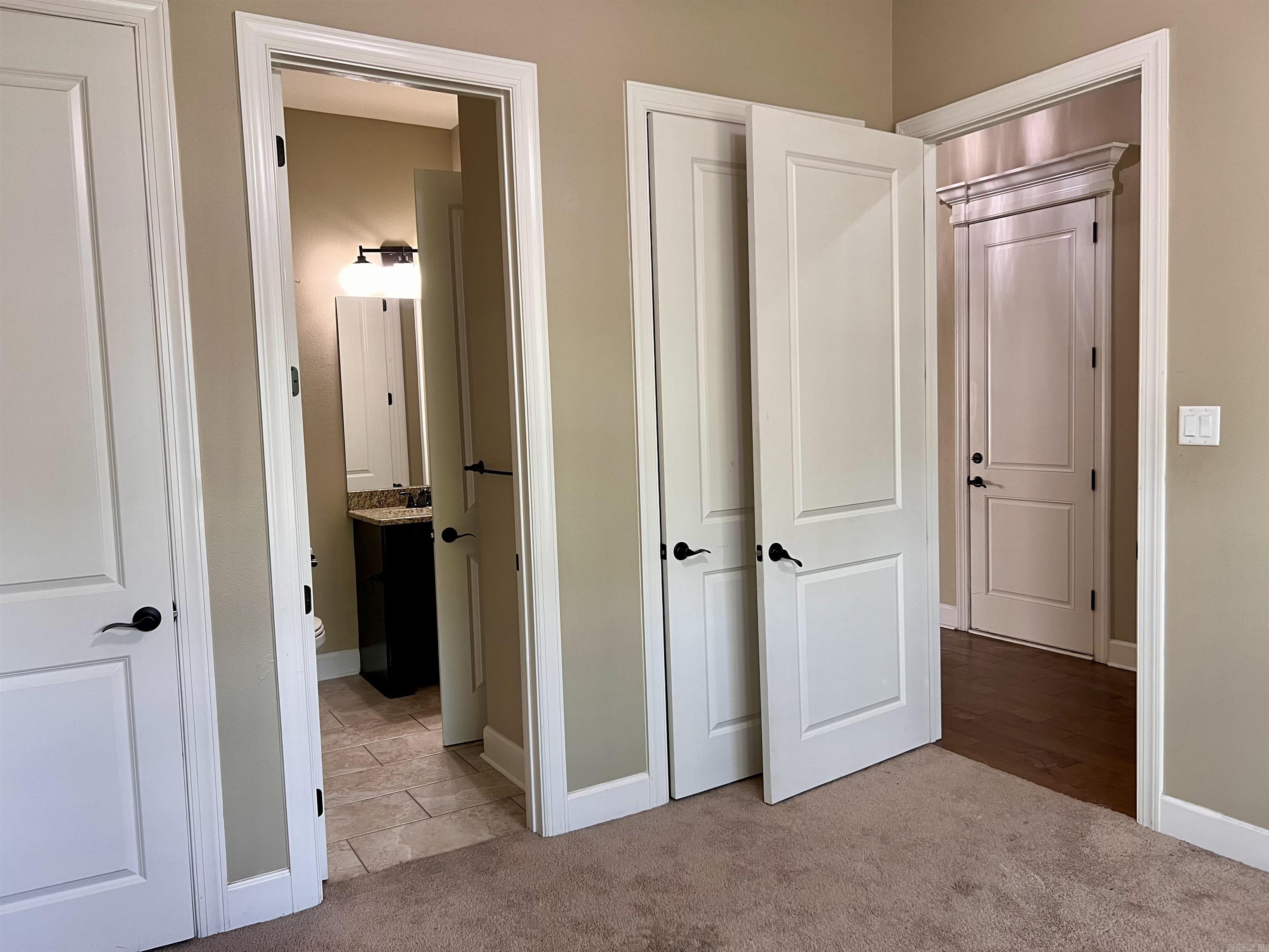 HUNTER CROSSING - Residential