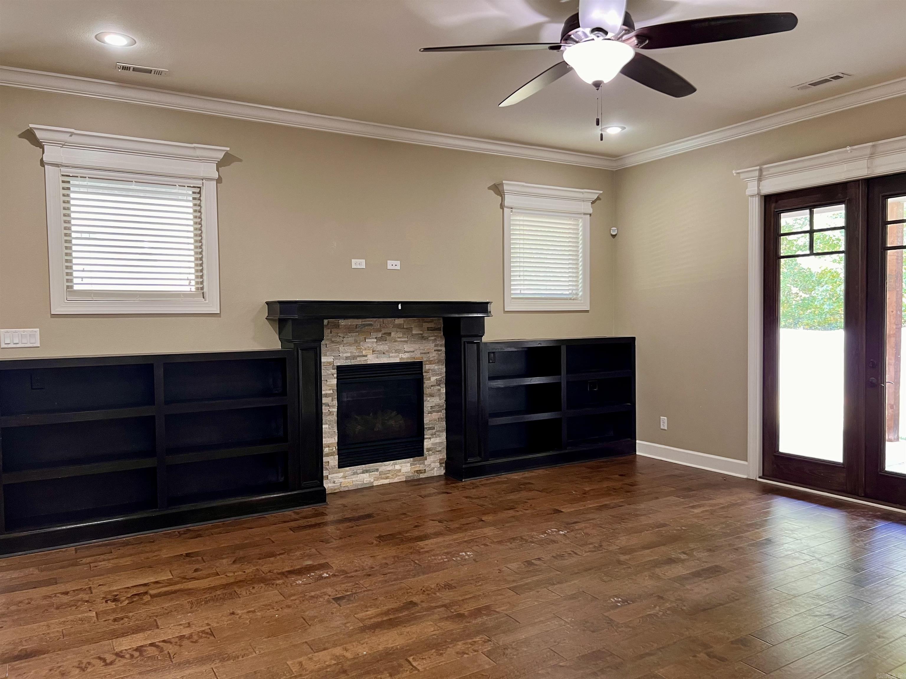 HUNTER CROSSING - Residential