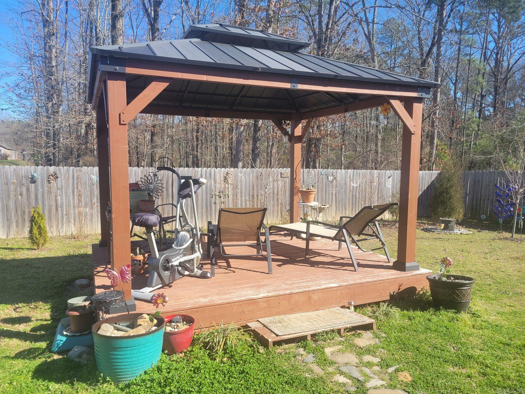 BENJAMIN GROVE - Residential