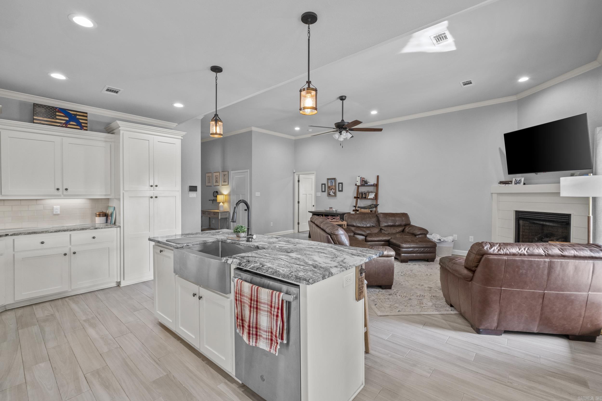 SHADOW CREEK - Residential