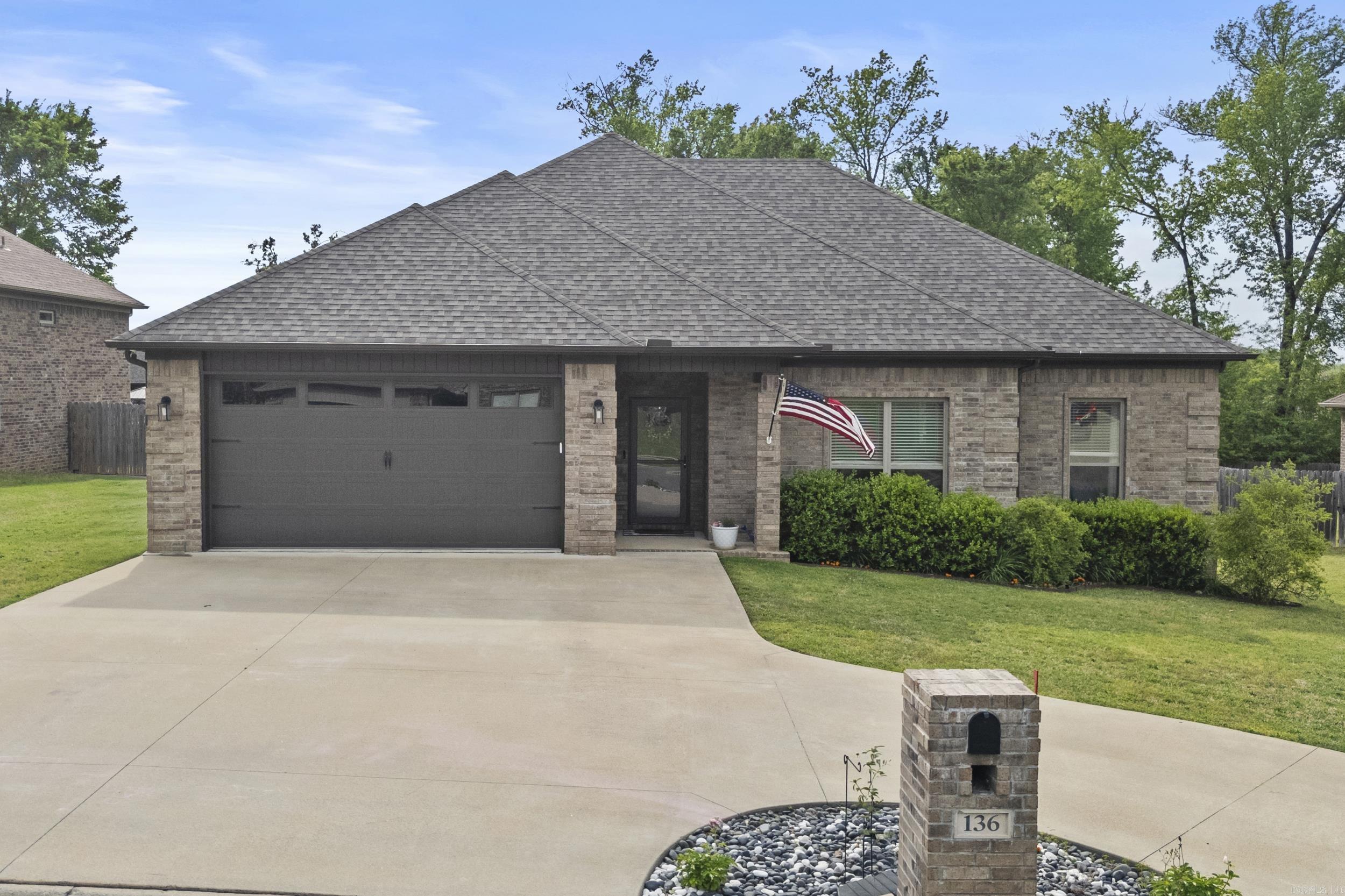 SHADOW CREEK - Residential