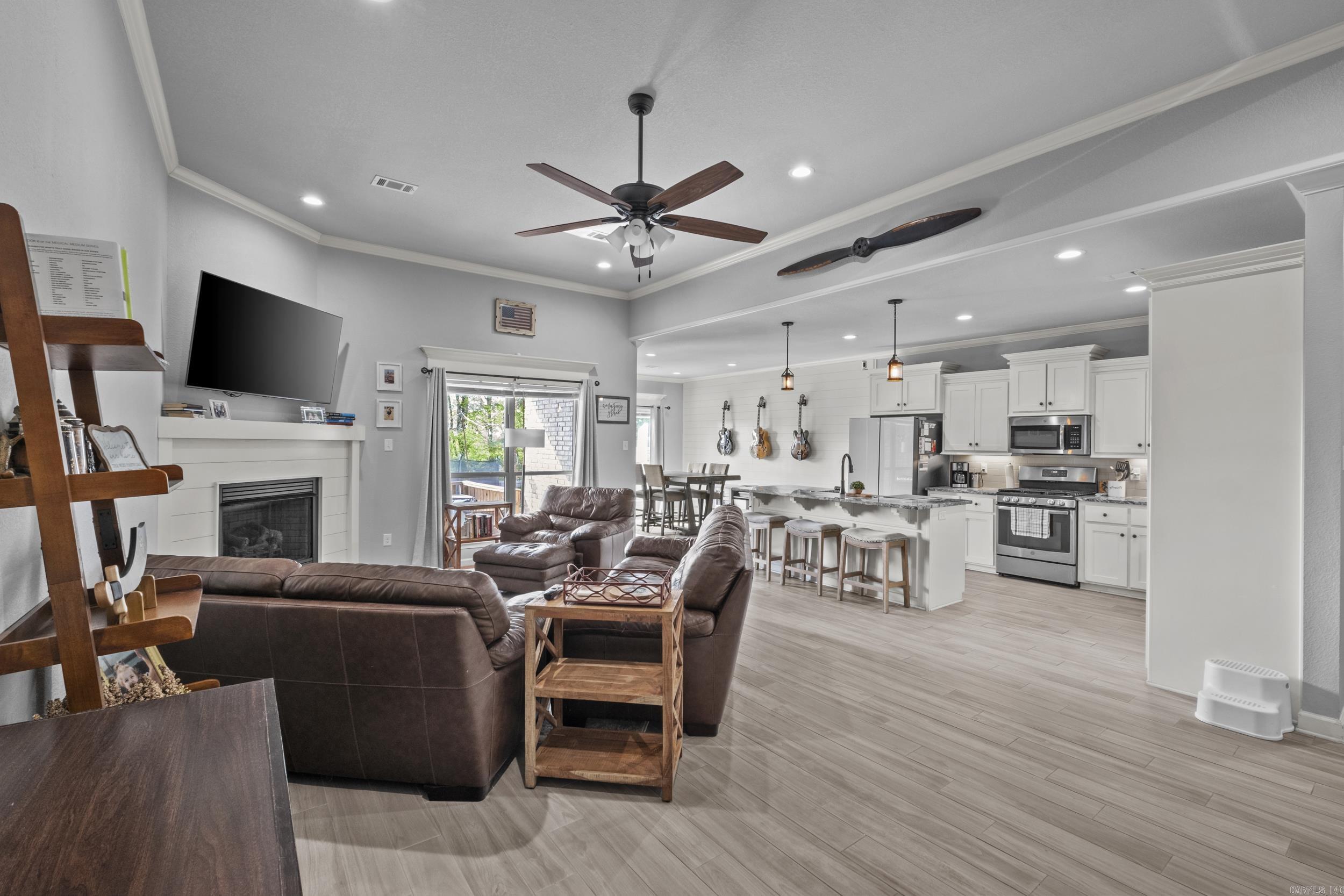 SHADOW CREEK - Residential