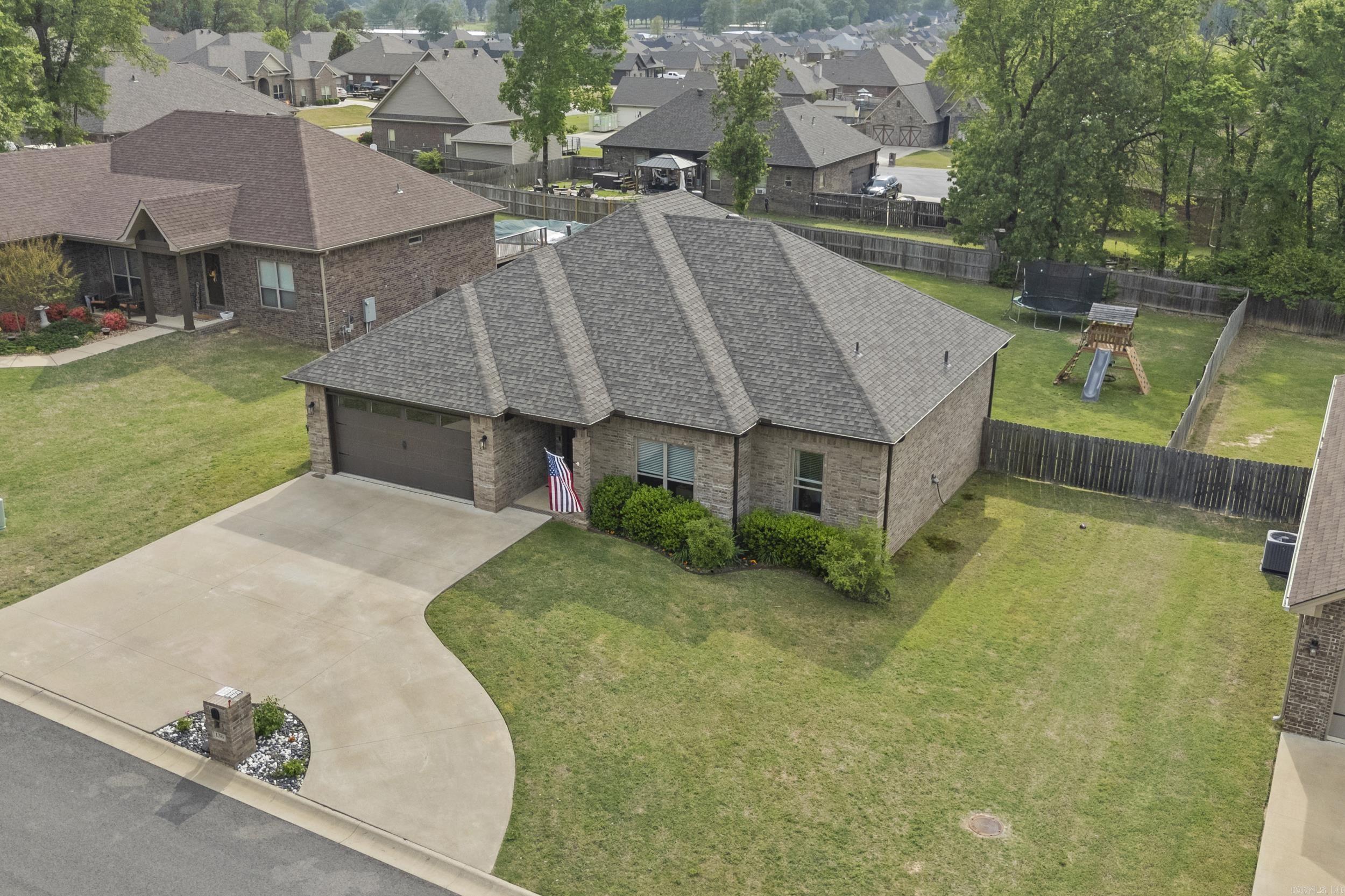 SHADOW CREEK - Residential