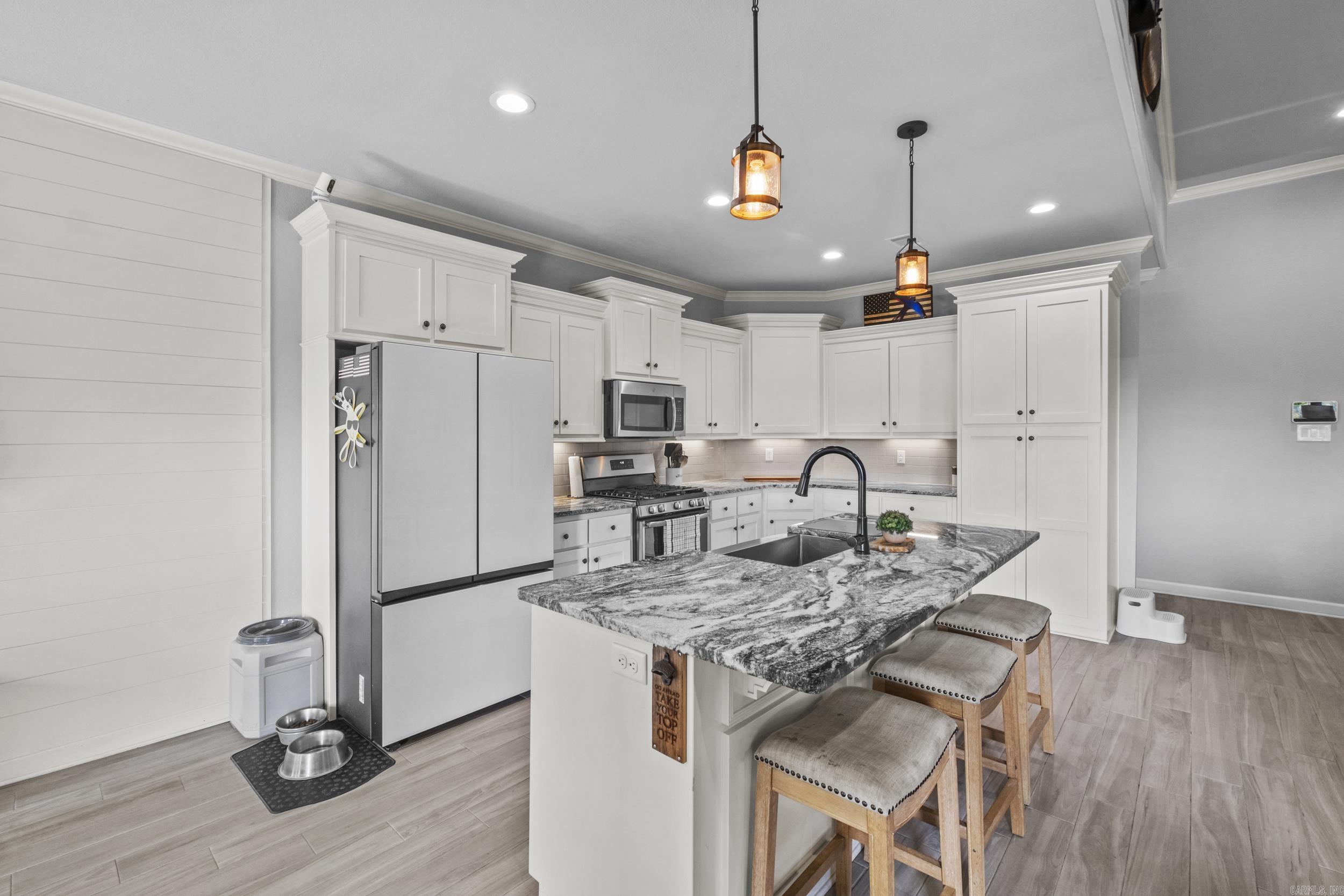 SHADOW CREEK - Residential