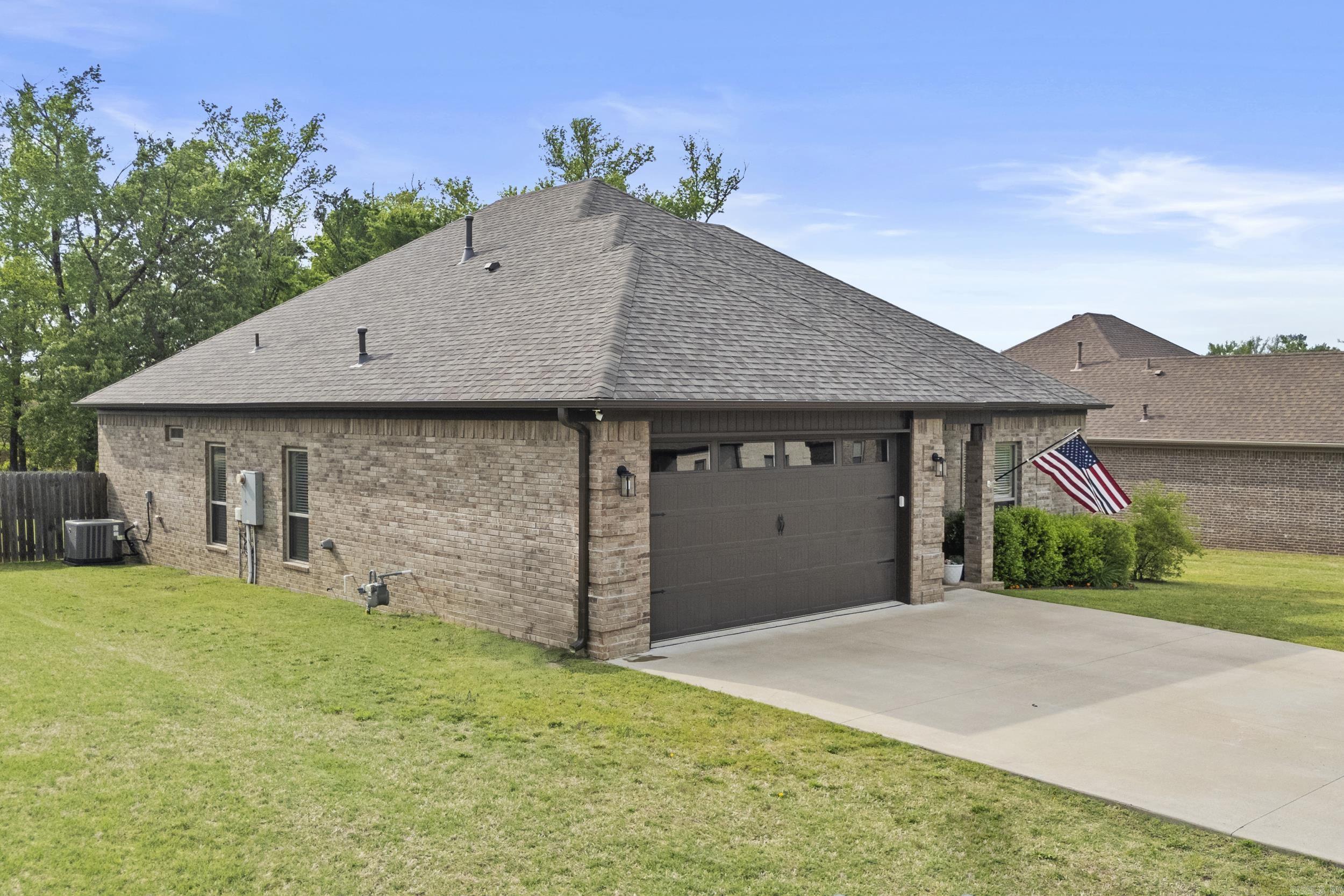 SHADOW CREEK - Residential