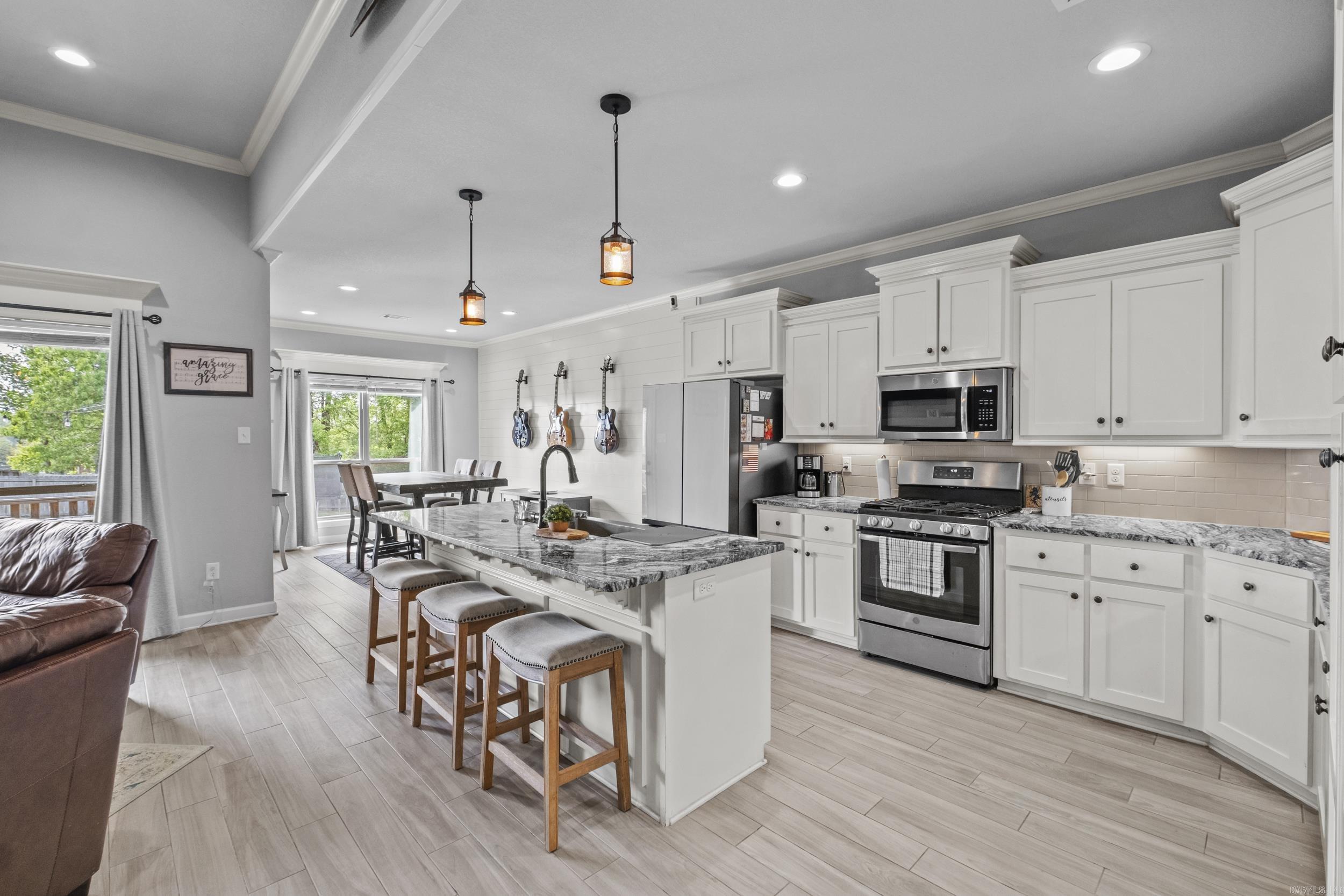 SHADOW CREEK - Residential